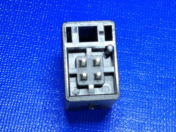 ZH-4P直针座(F插件）