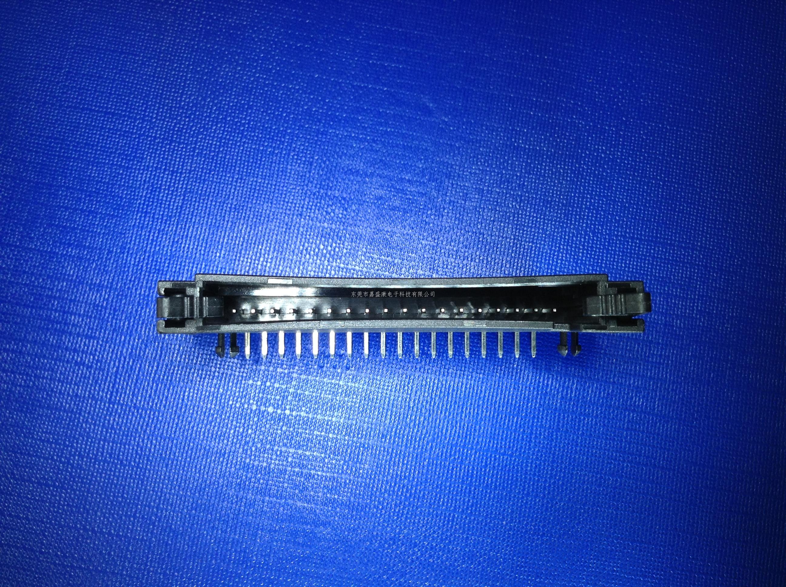 18P弯针座（单排）