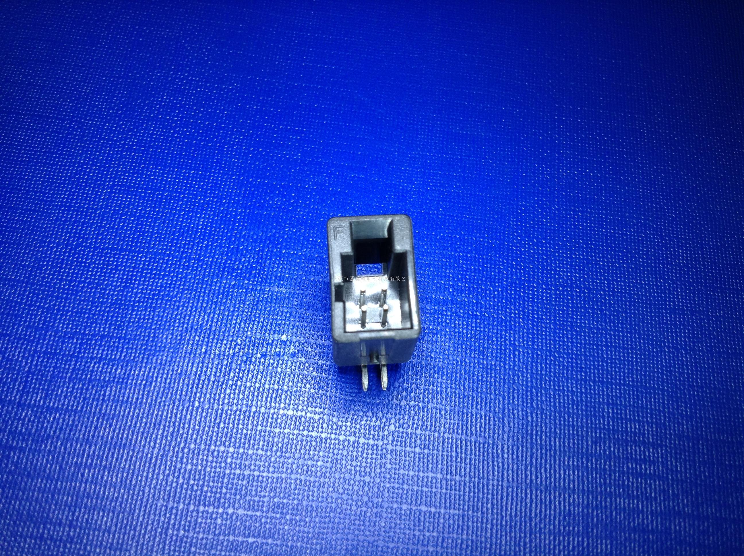 4P弯针座(F插件）