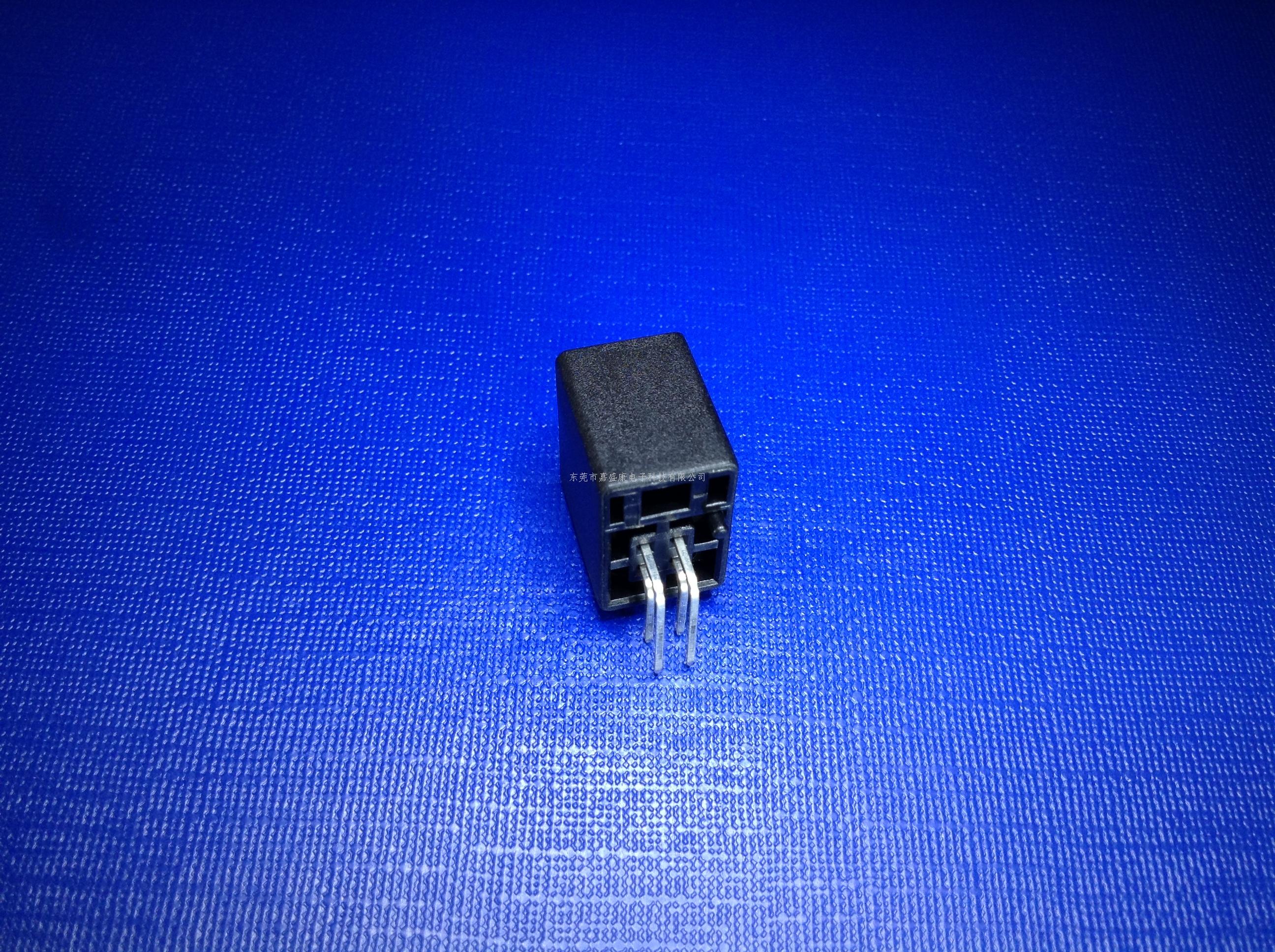 4P弯针座(F插件）