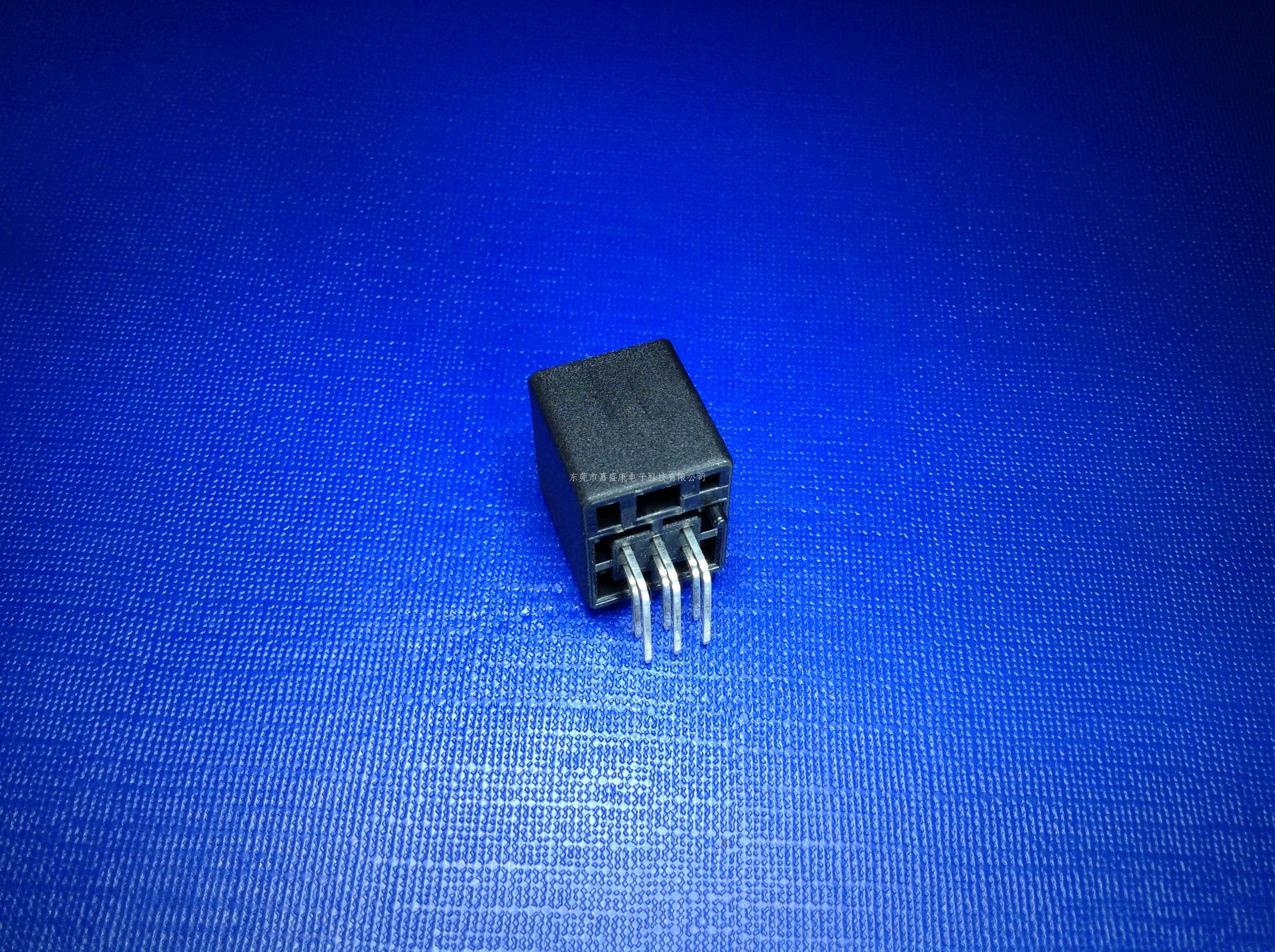 ZH-6P弯针座(D插件）:33...