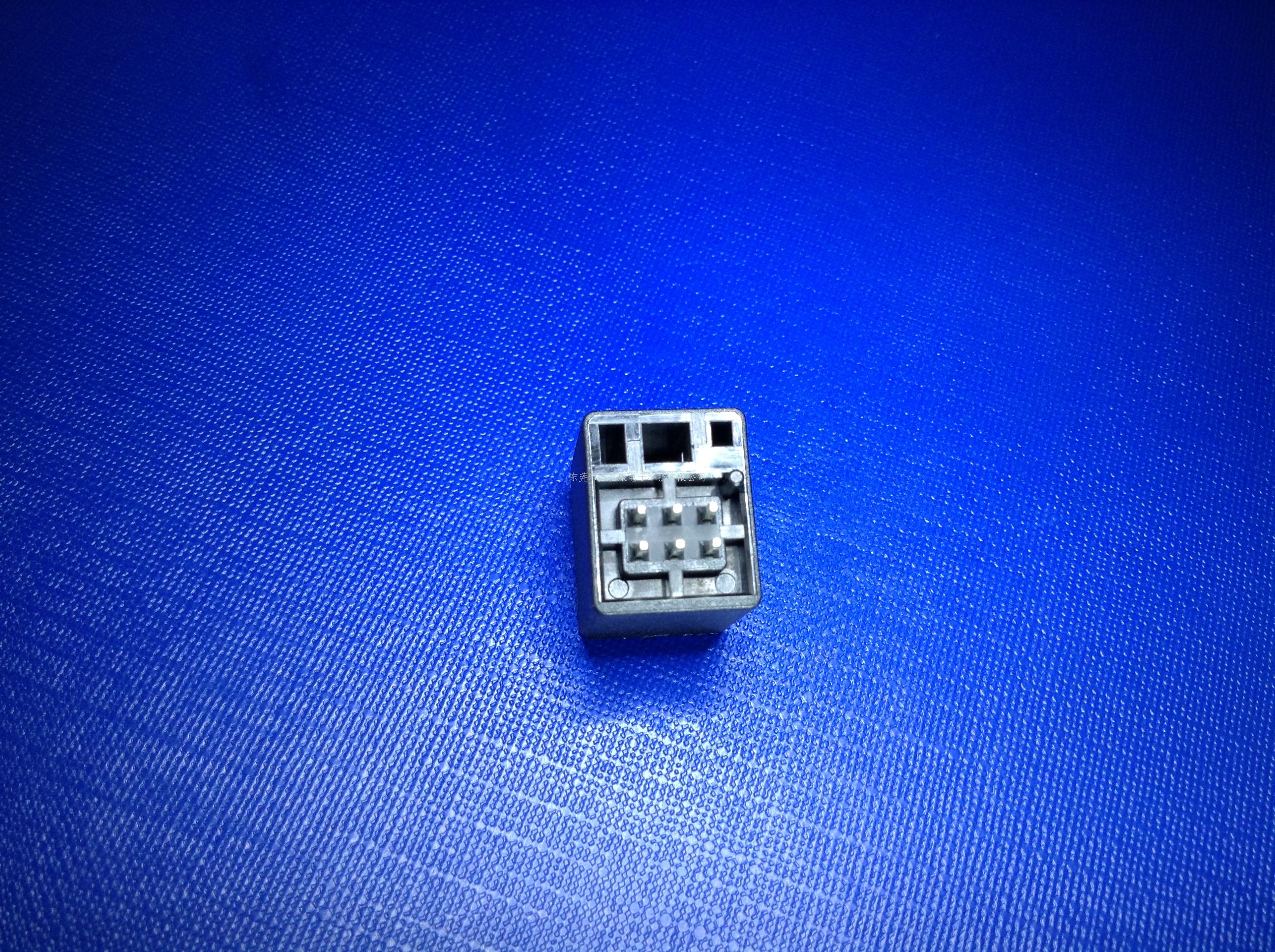 ZH-6P直针座(D插件）:33...