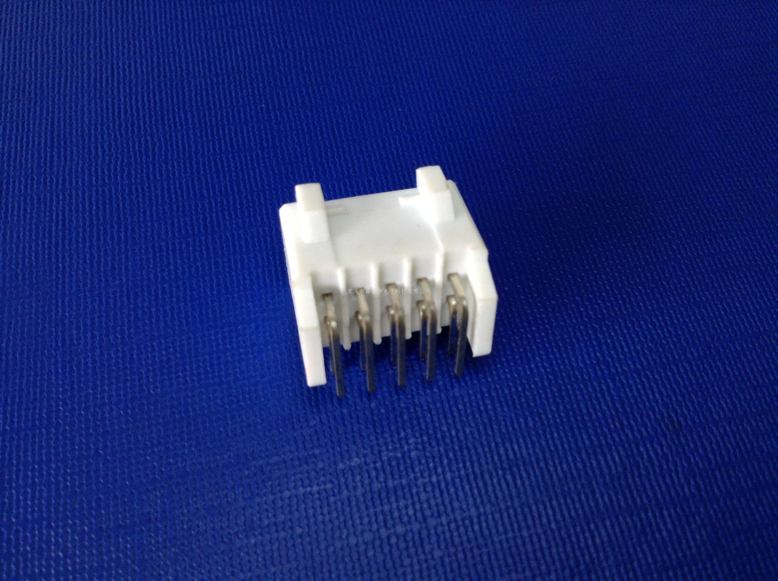 奥迪10P弯针座： 33-140...