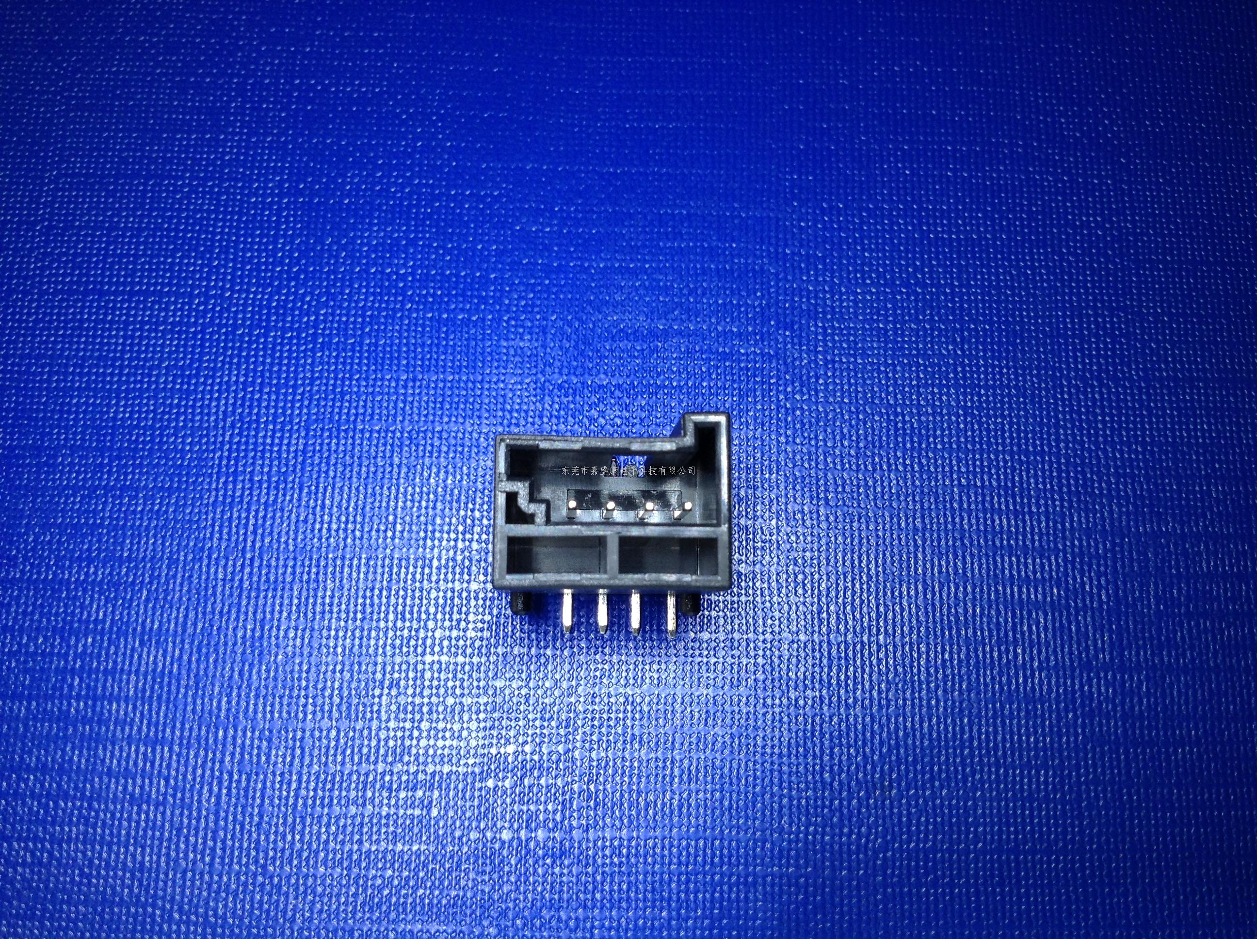 宝马尾箱4P弯针座:33-140...