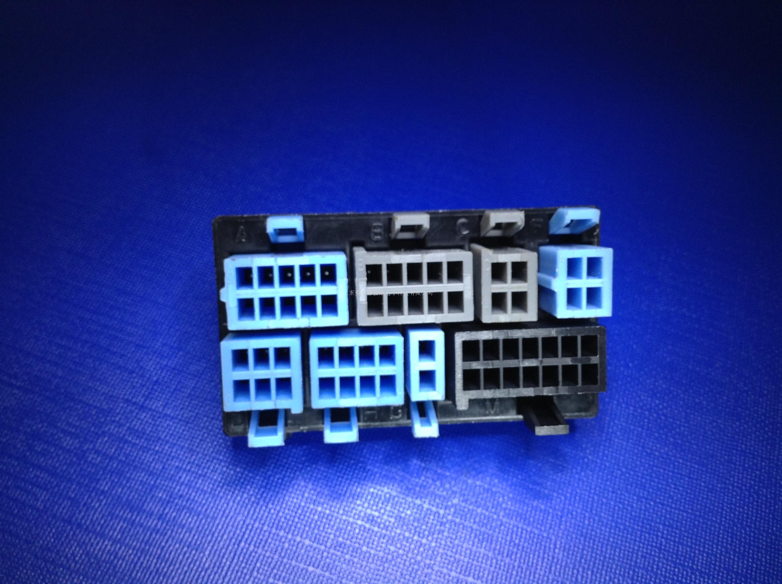 标志58P弯针座及对插件