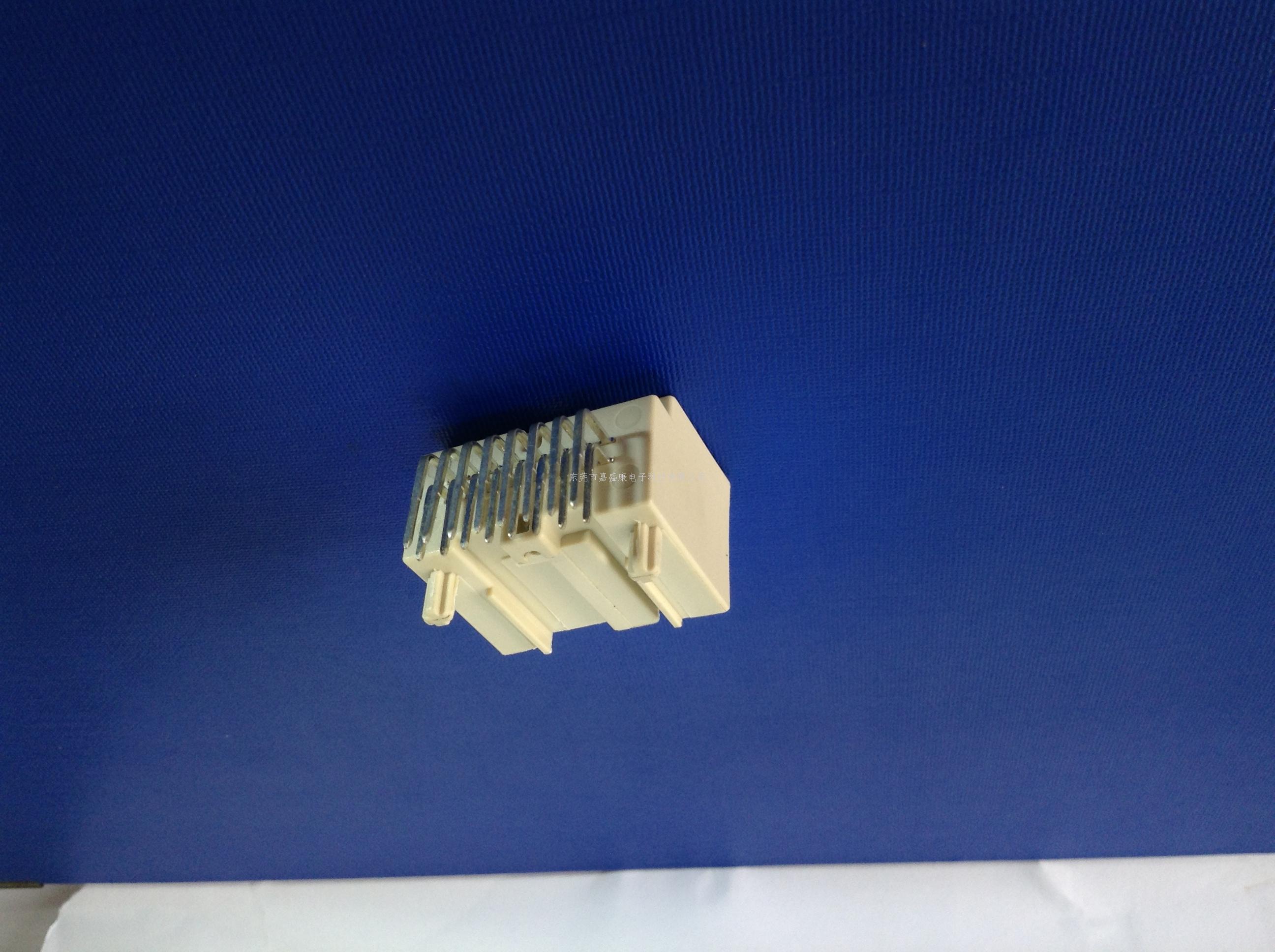 福特16P弯针座：33-1402...