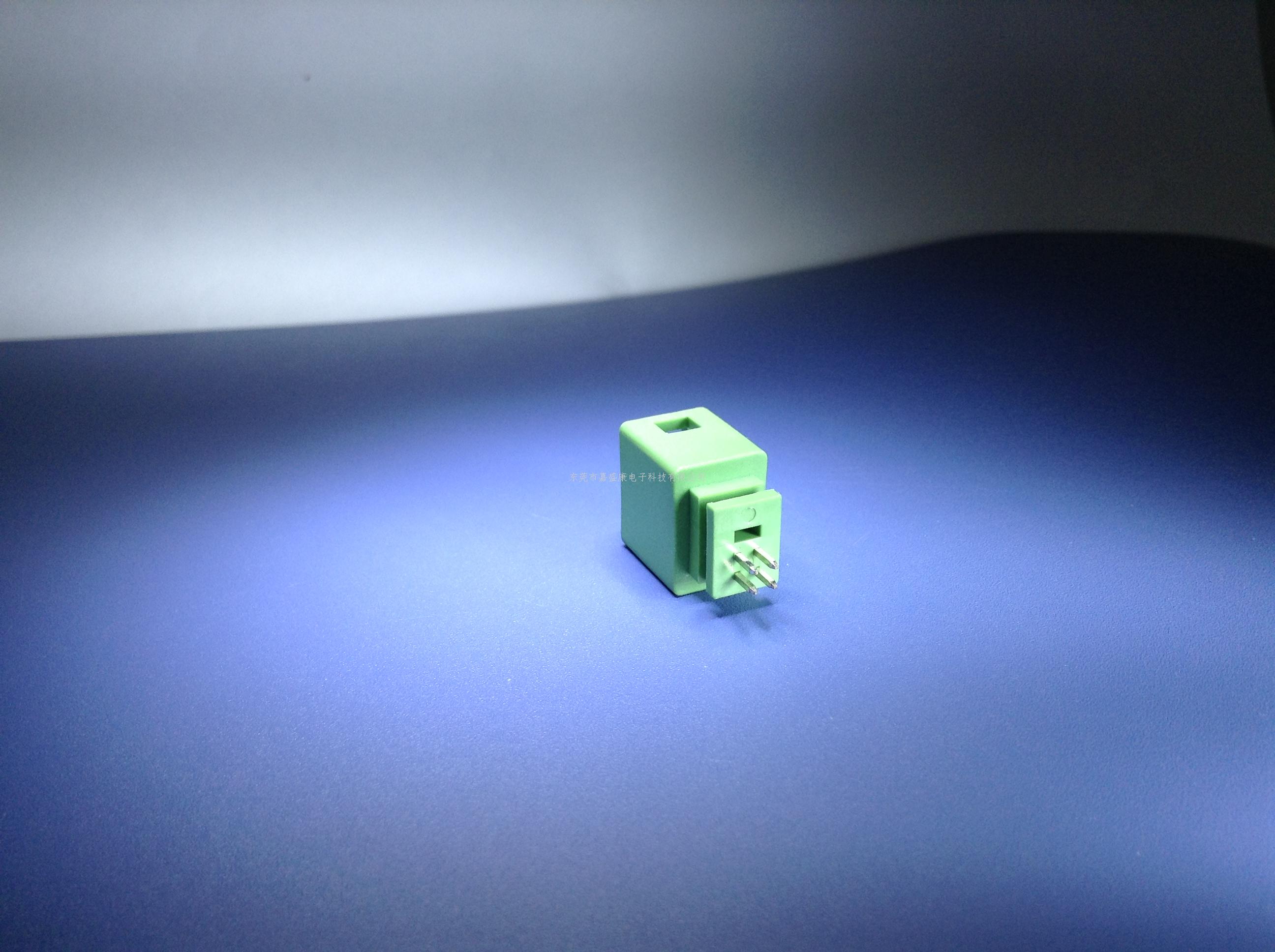 马自达3 USB 4P直针座:3...