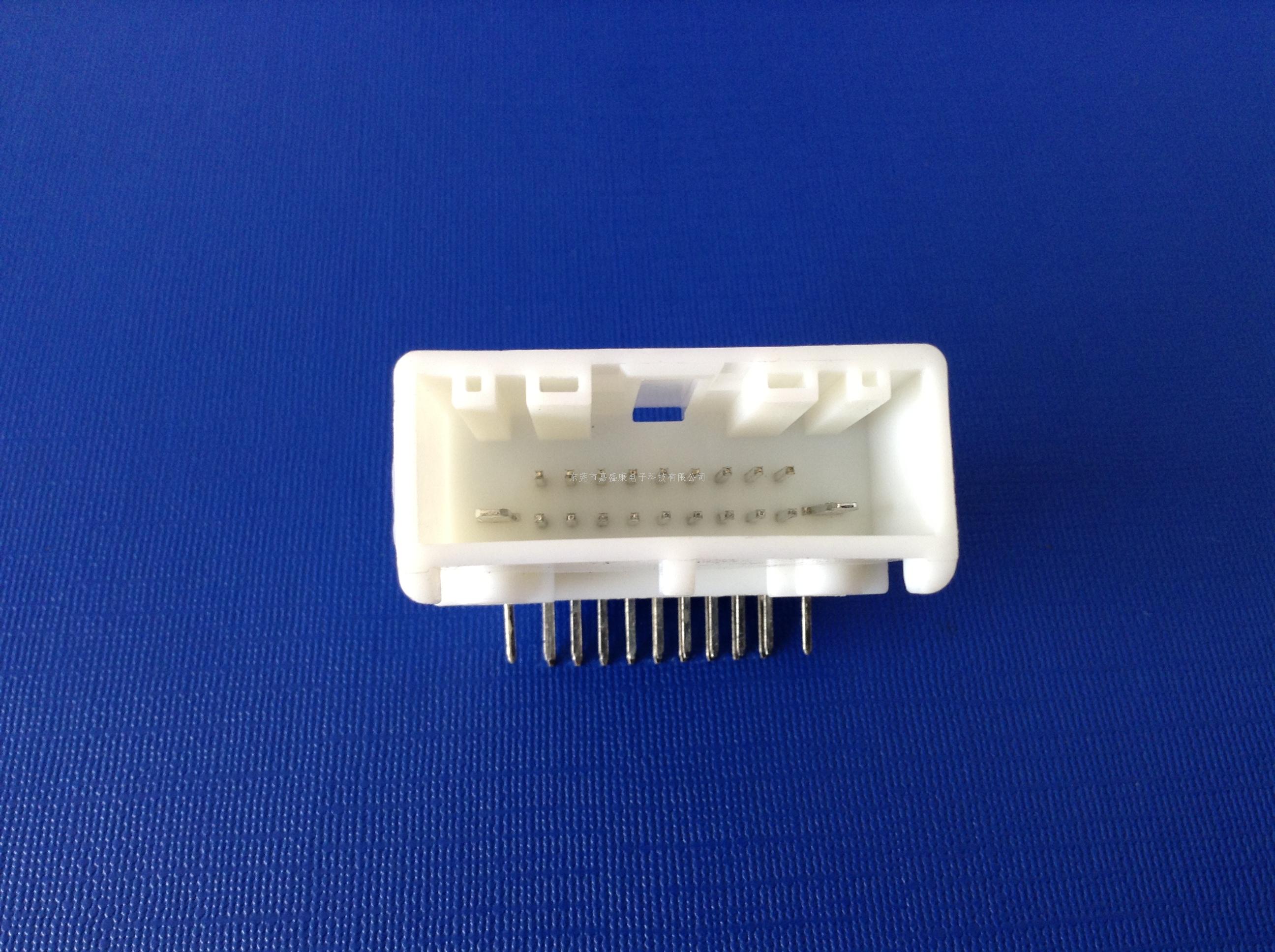 天籁20P弯针座:33-1402...