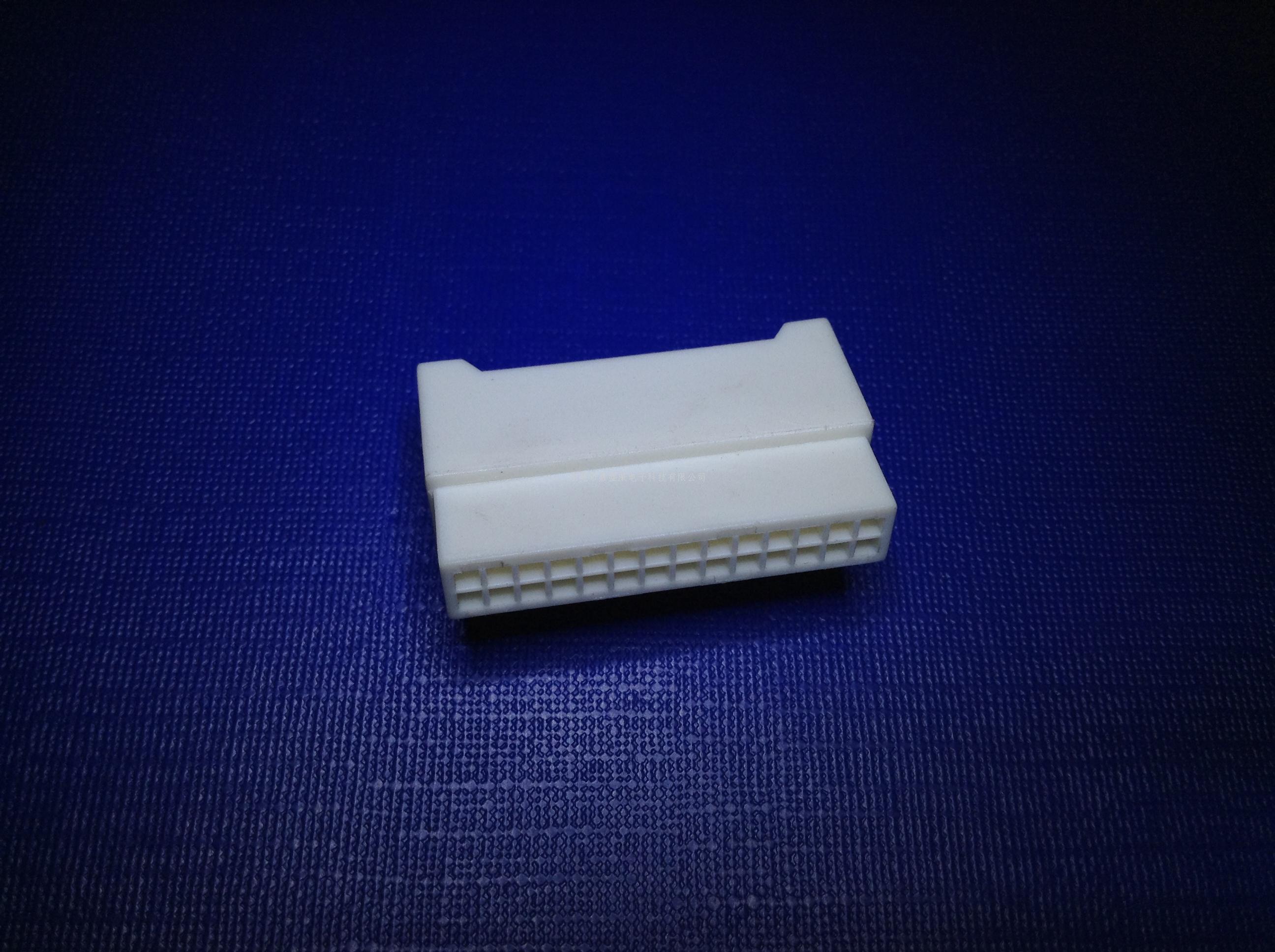 东南V6 28P母壳:22-14...