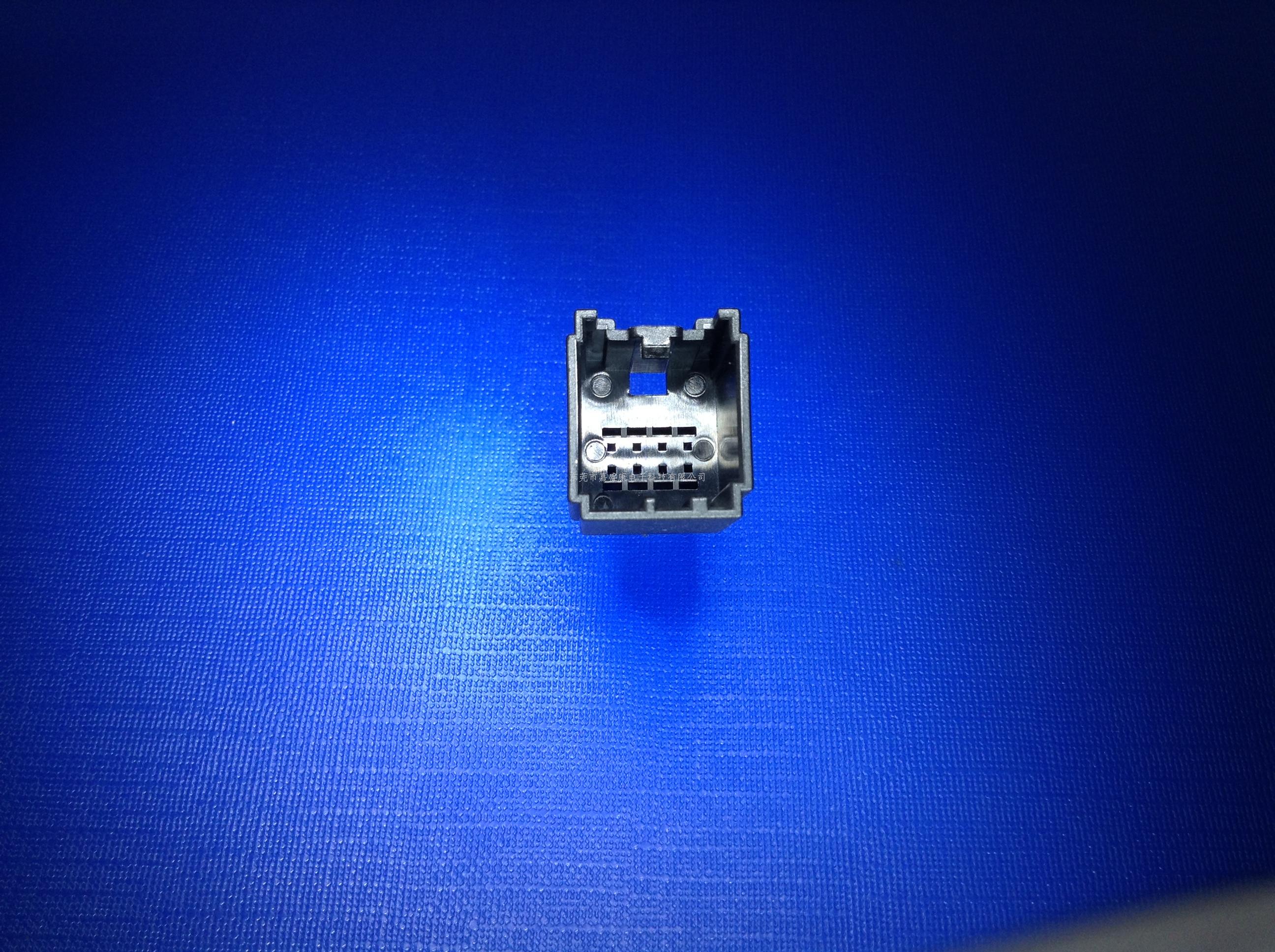 福克斯8P母胶壳:22-1402...