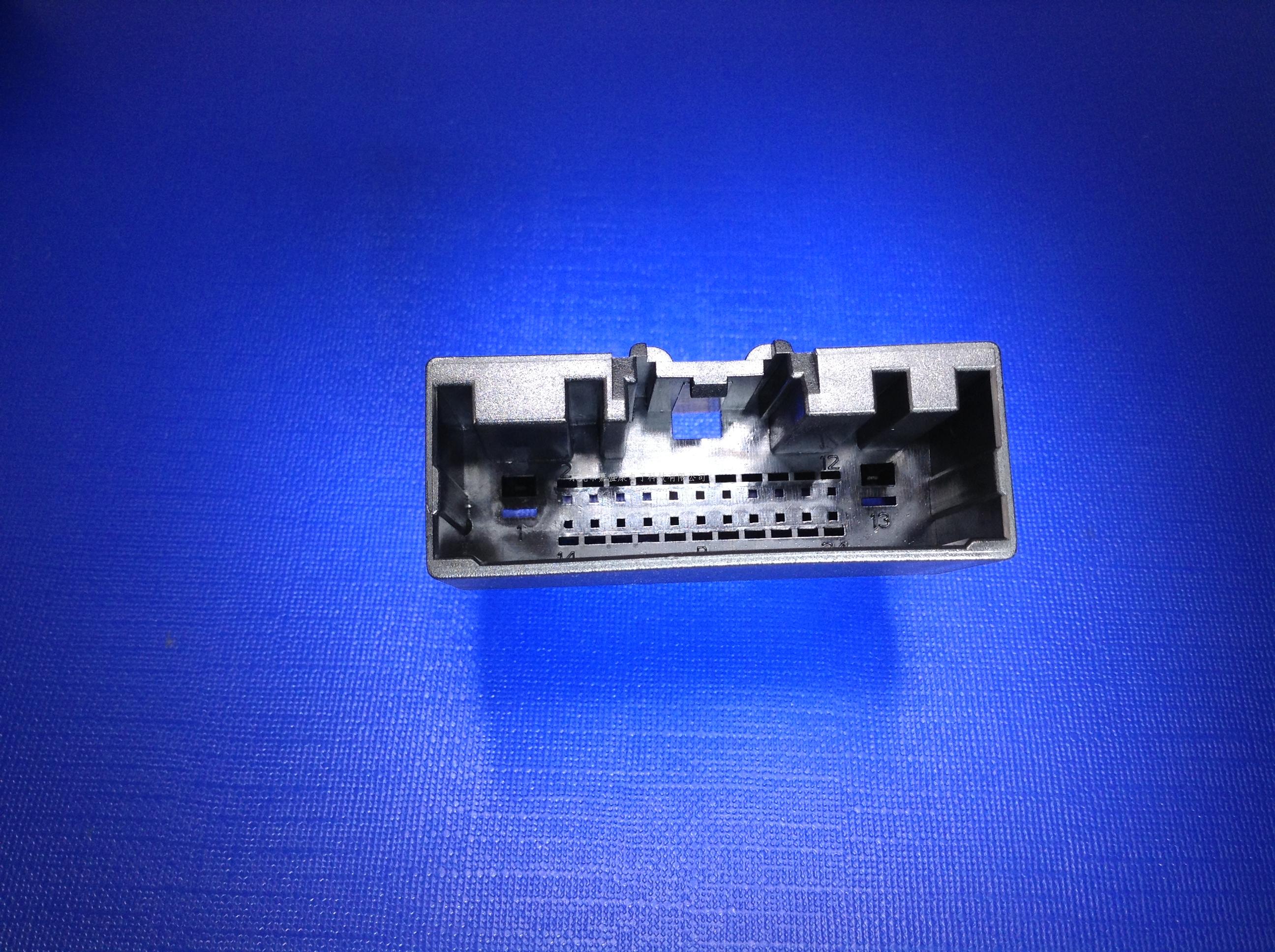 福克斯24P母胶壳：22-140...