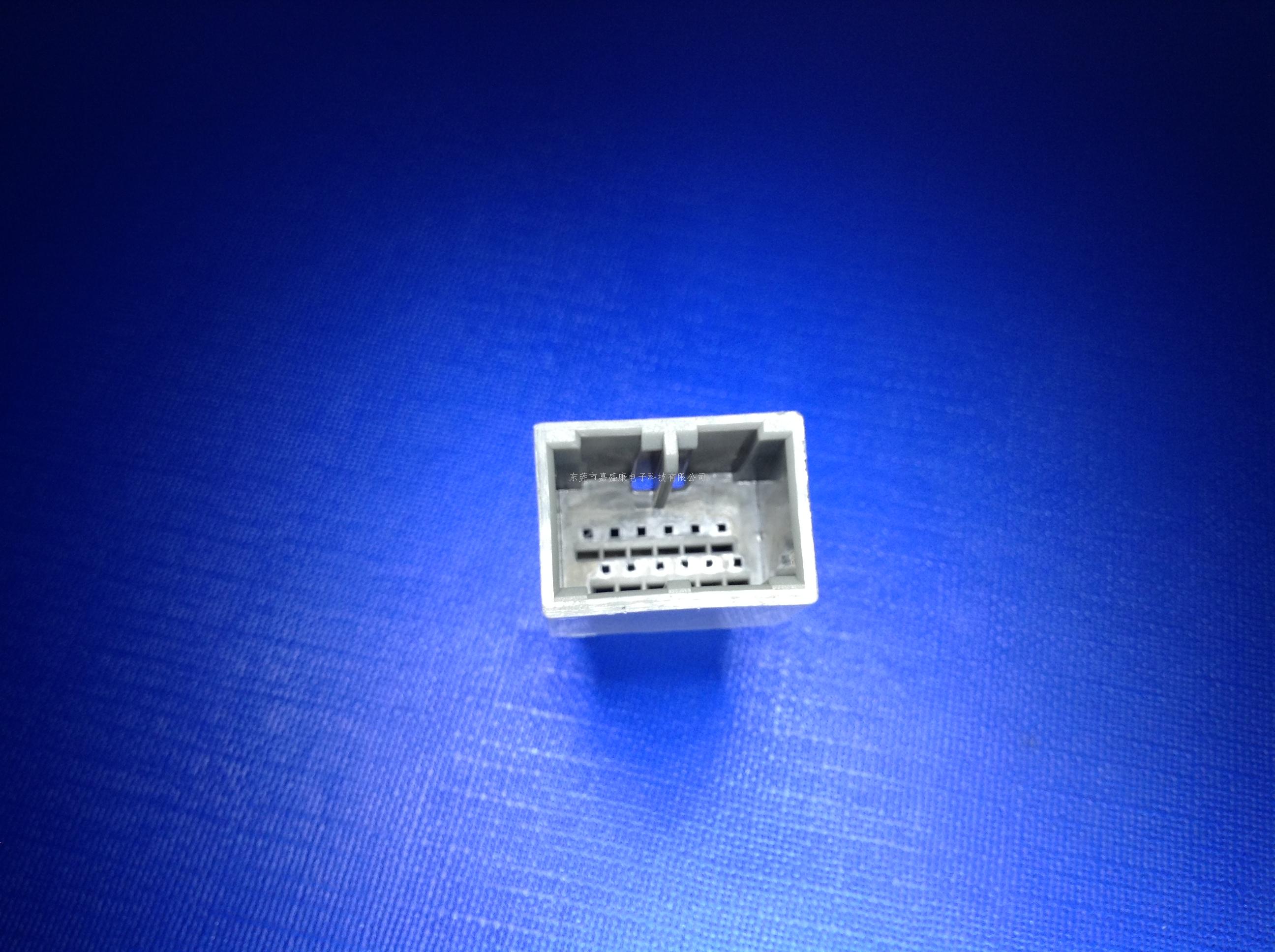 九代雅阁12P母胶壳：22-14...