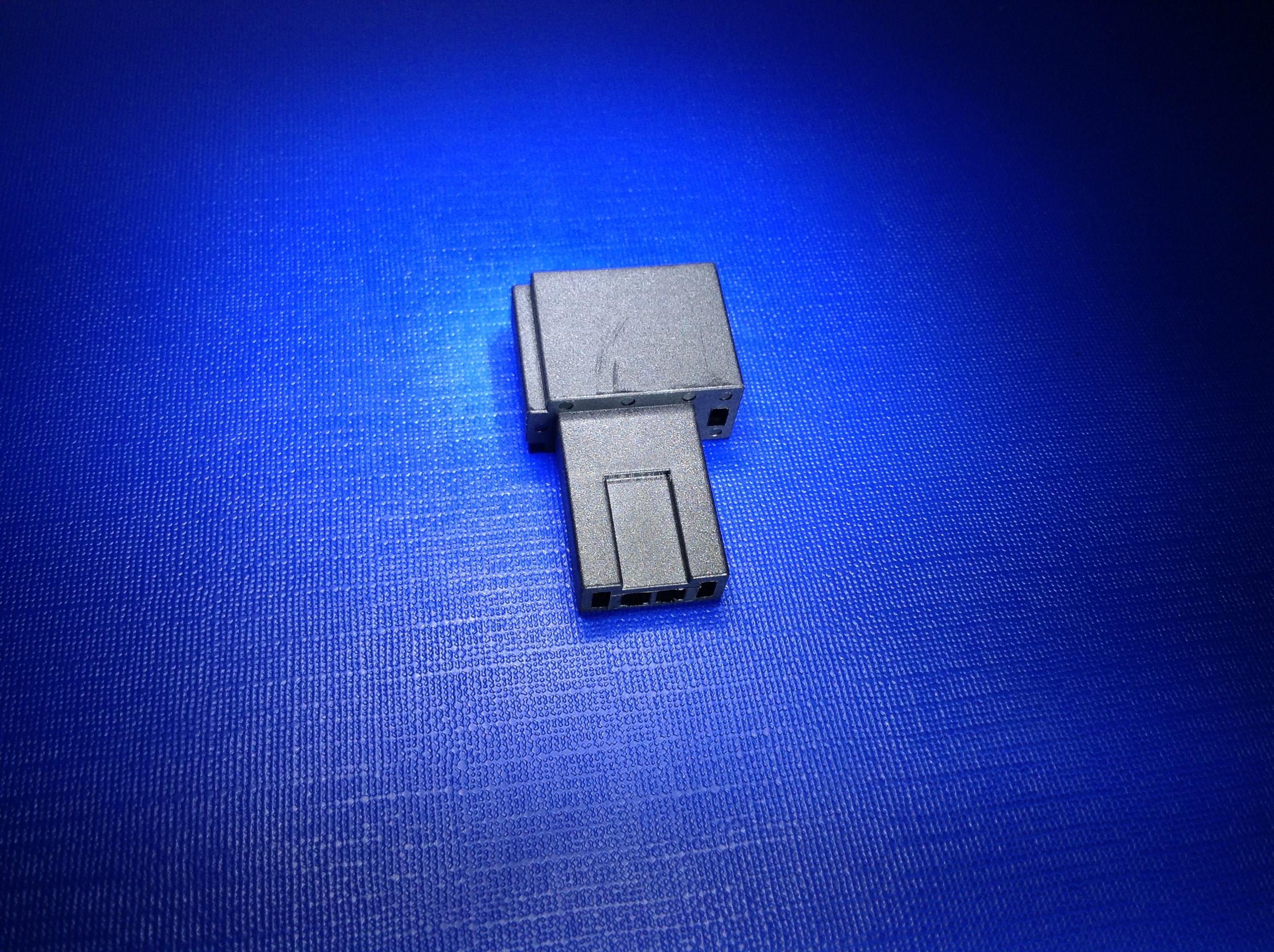 君威2P母胶壳:22-1402-...