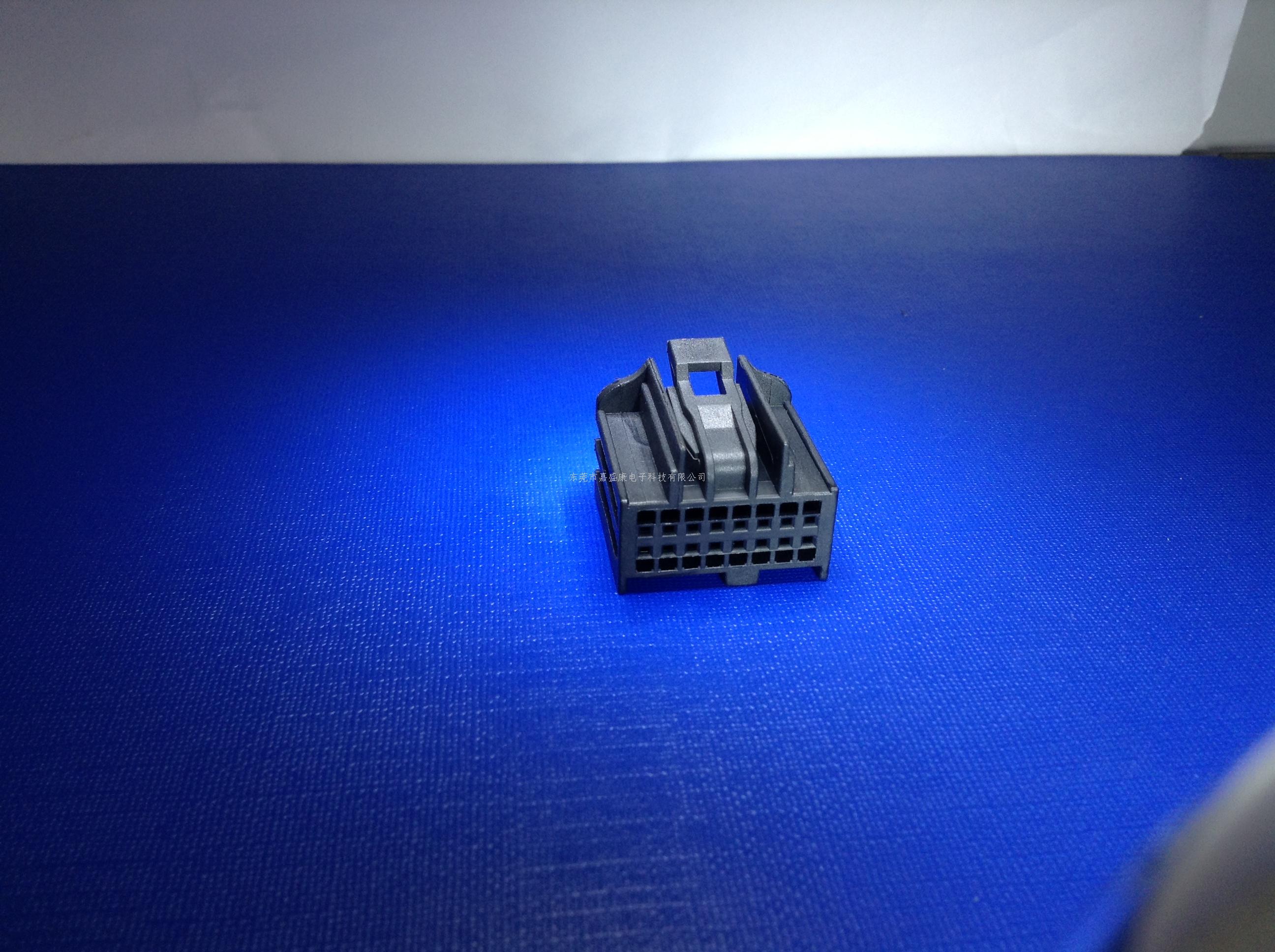 凯迪拉克16P公胶壳:22-14...