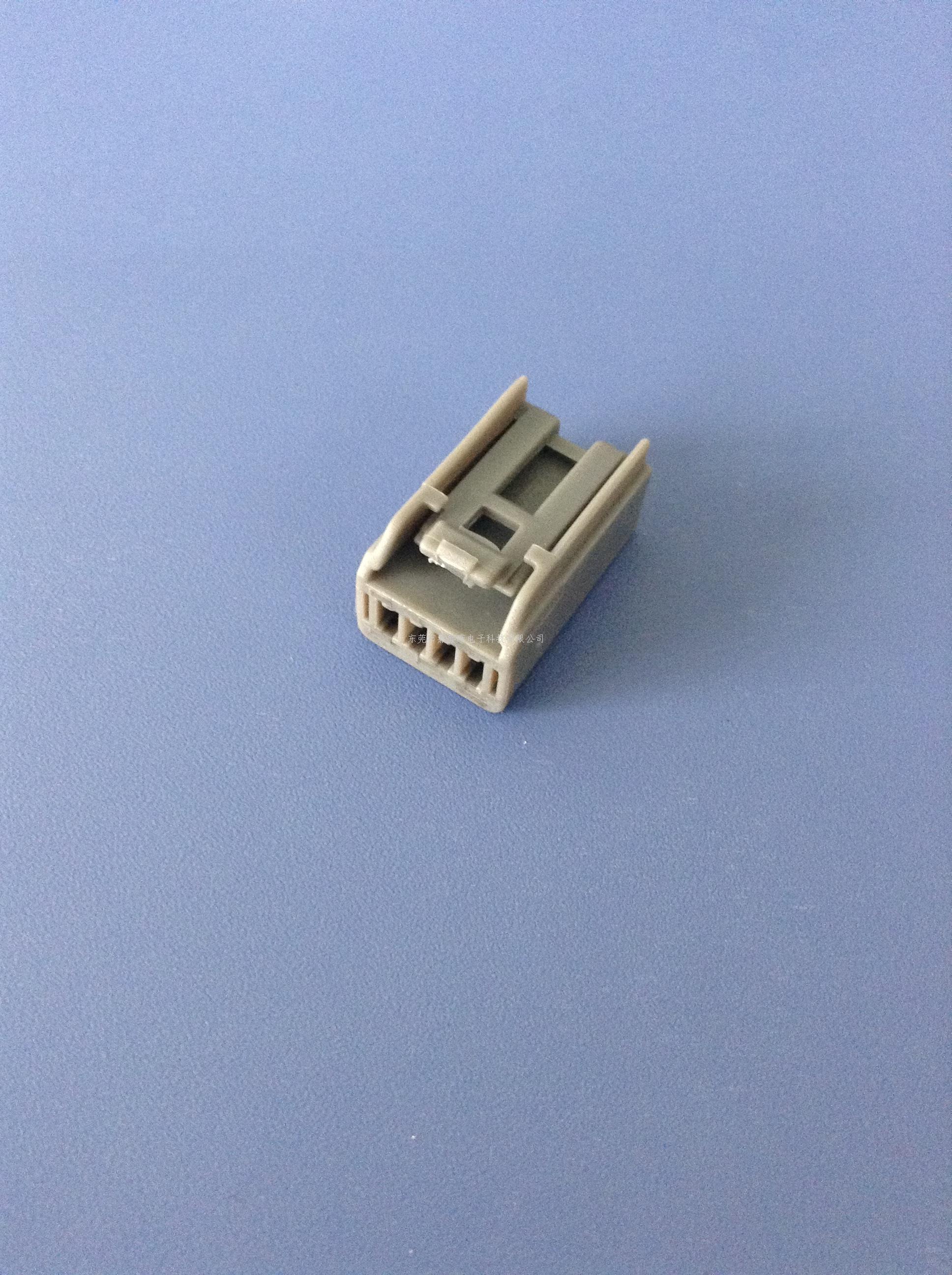 路虎神行者4P公胶壳