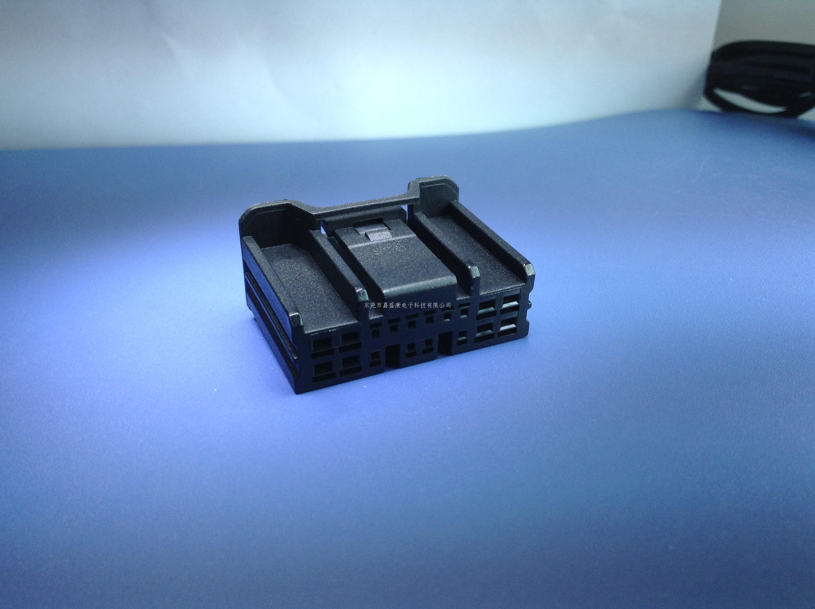 马三18P公胶壳:22-1401...