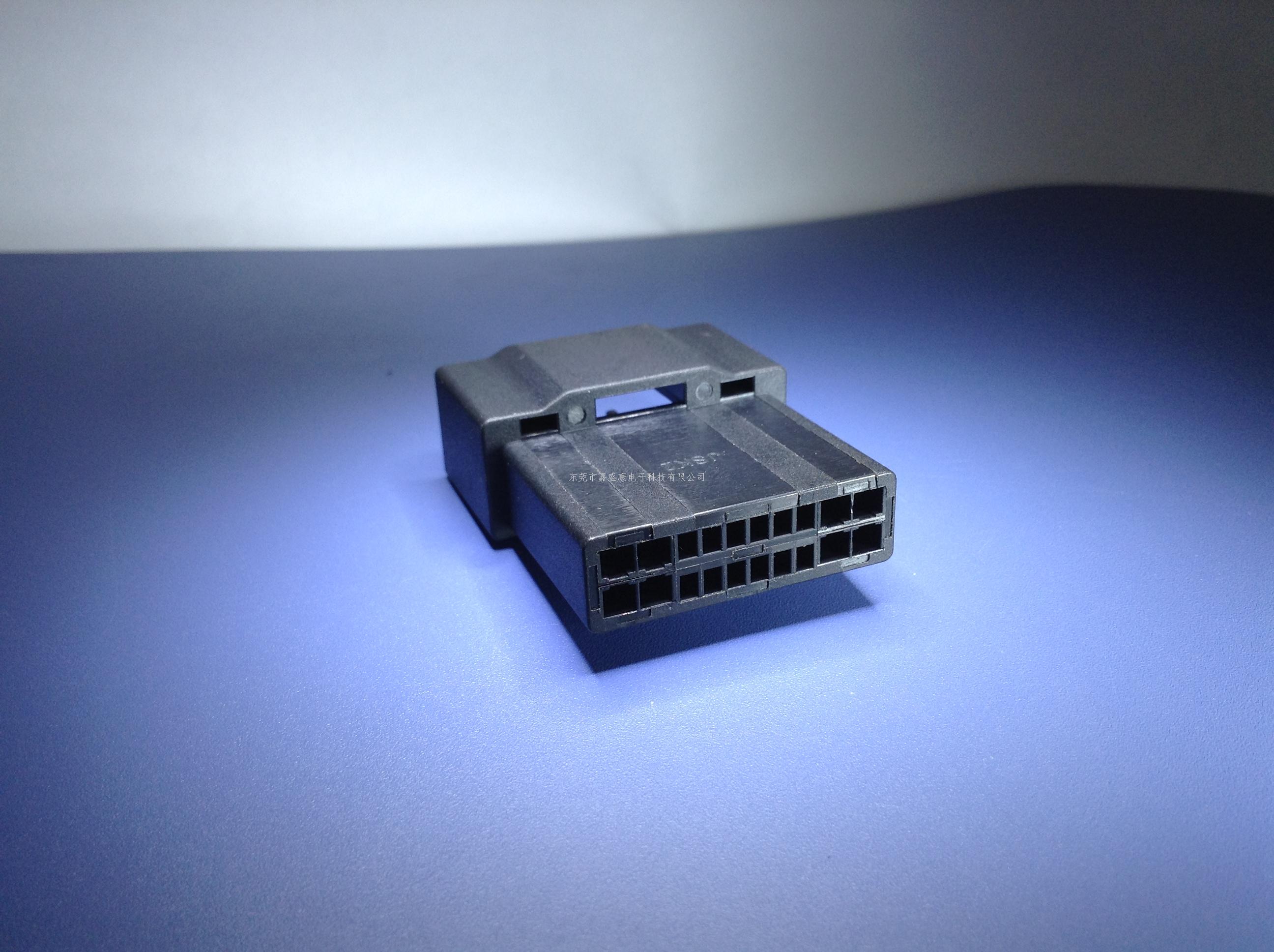 马三18P母胶壳.22-1402...