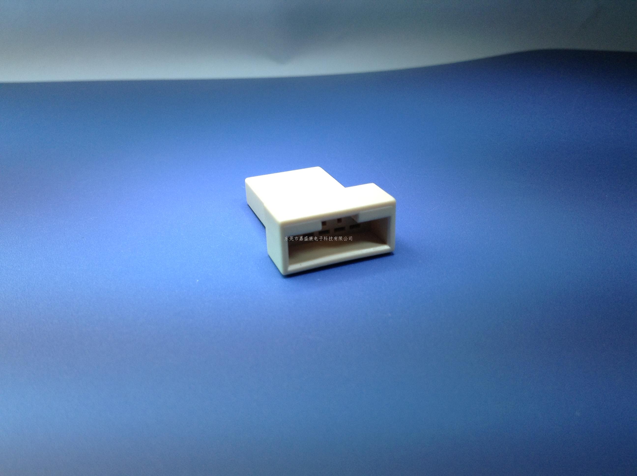 马自达3 5P母胶壳.22-14...