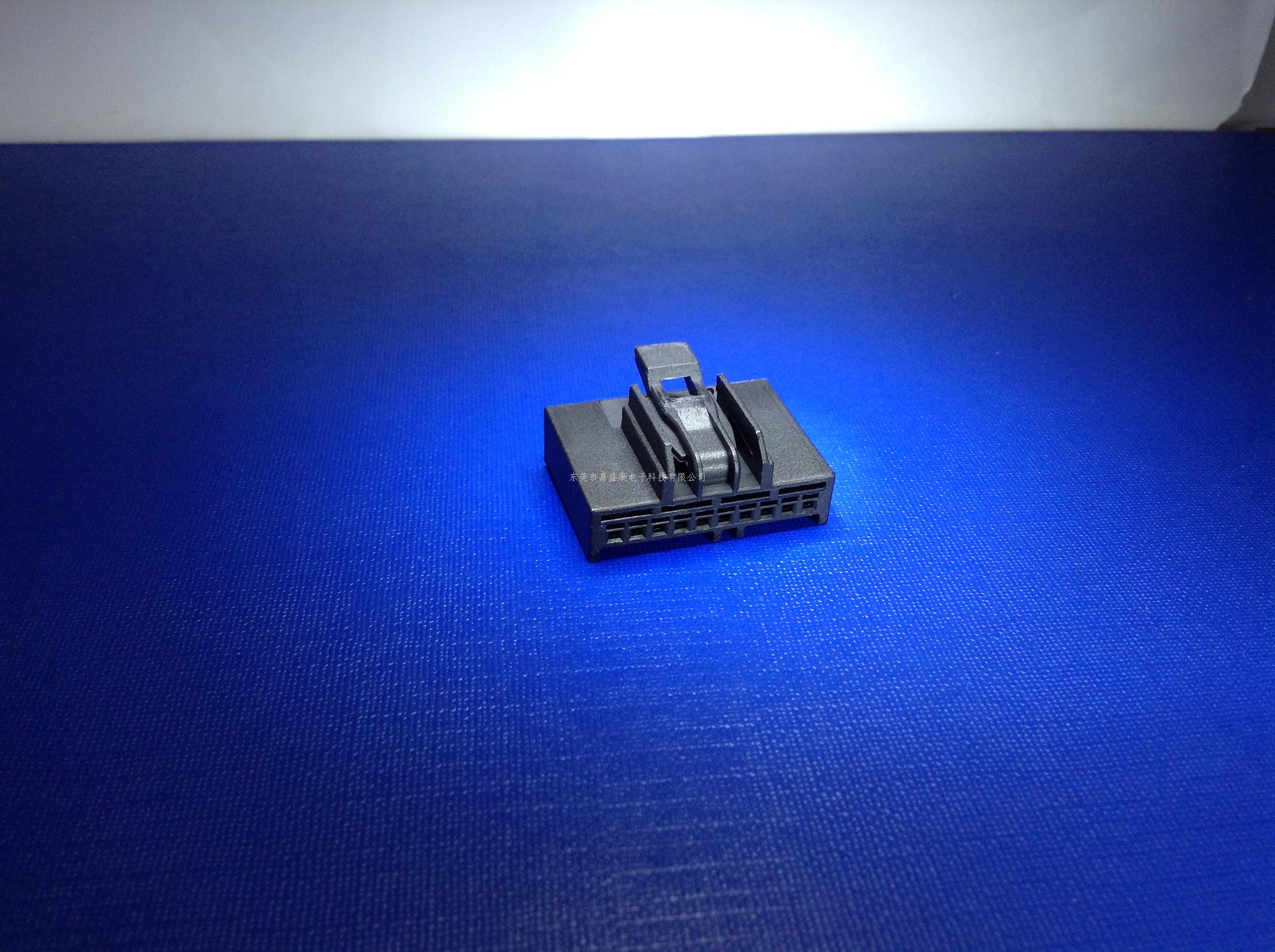 凯迪拉克10P公胶壳：22-14...