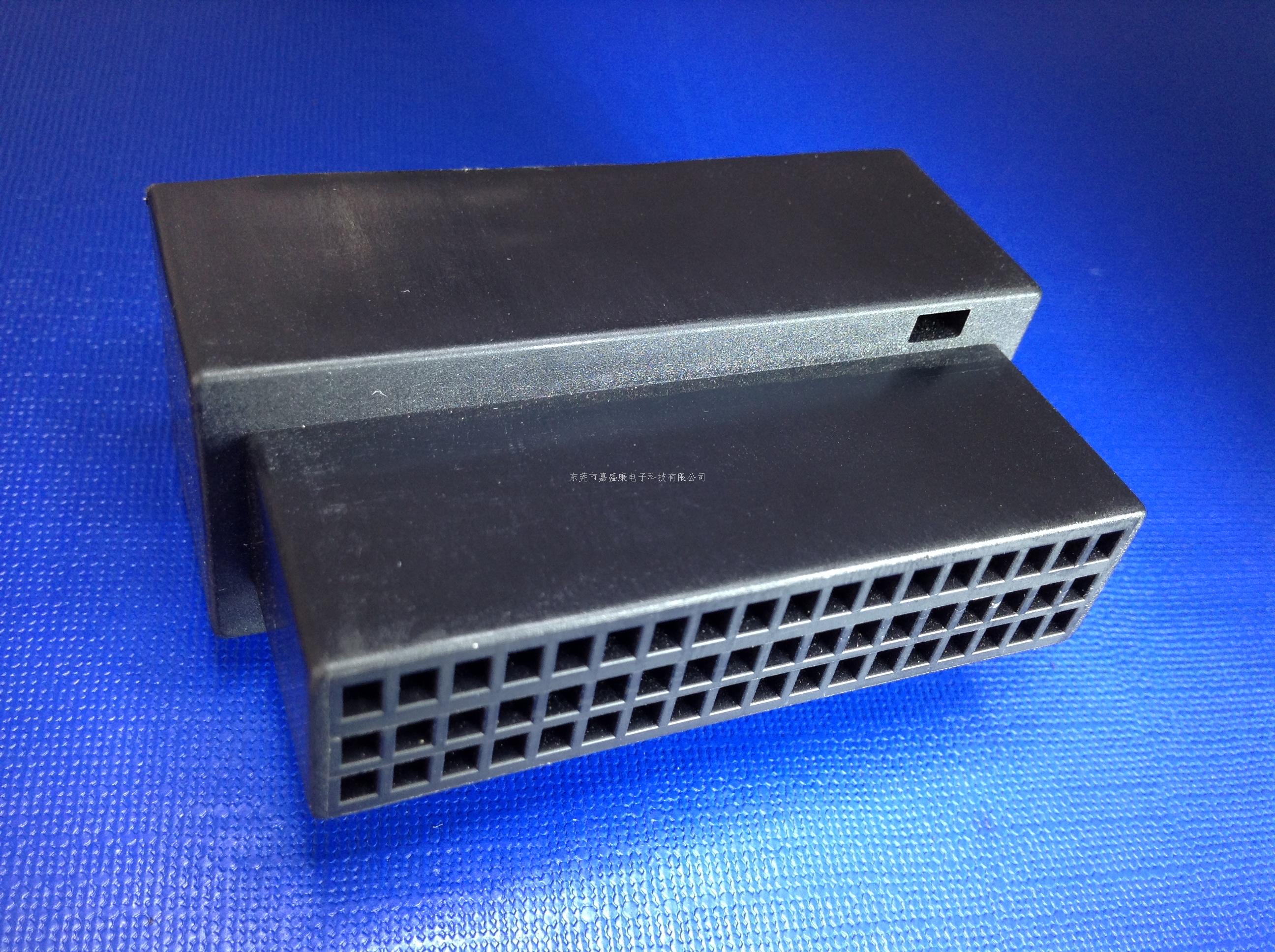 帕萨特54P母胶壳:22-140...