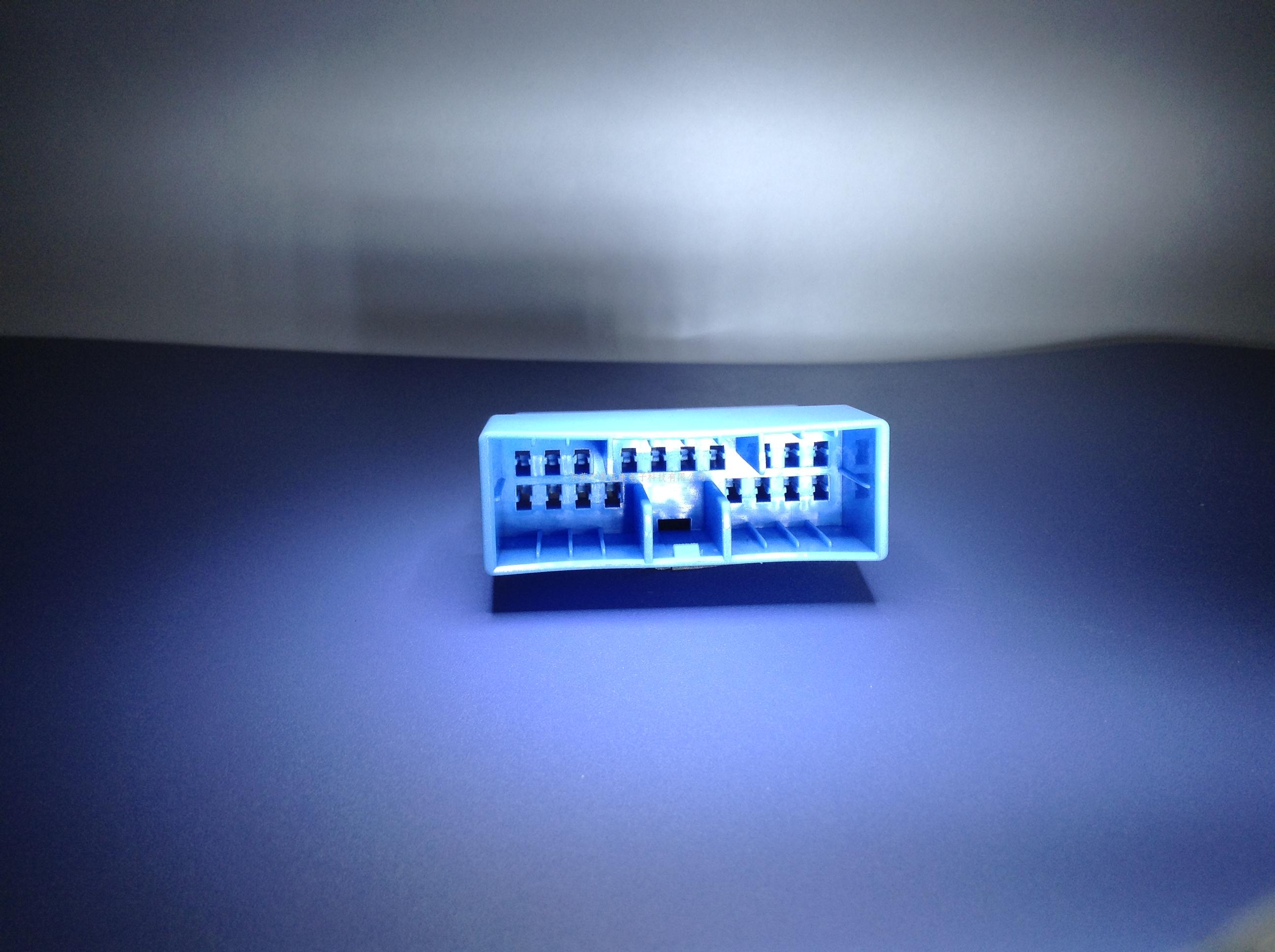 双龙18P母胶壳:22-1402...