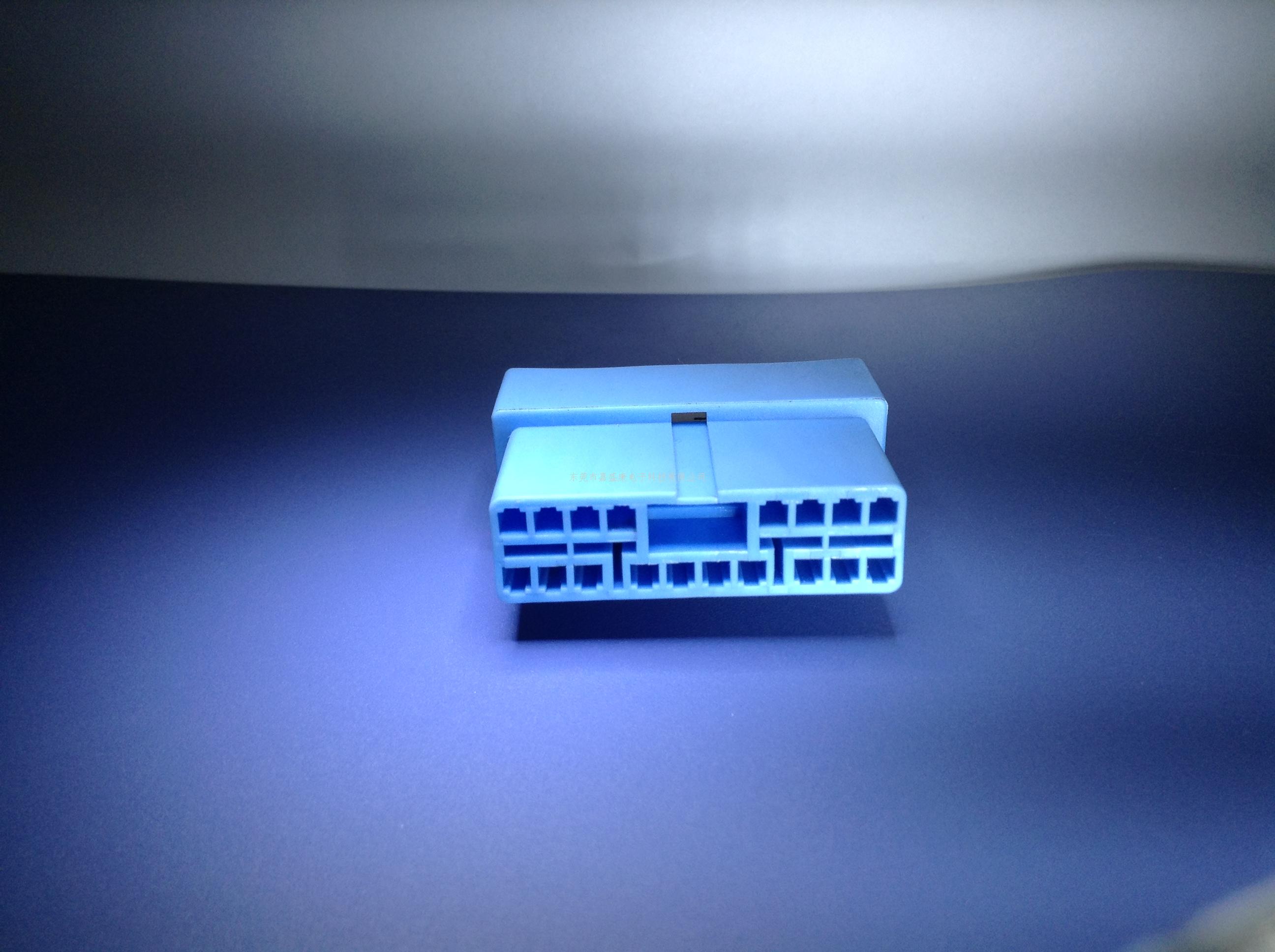 双龙18P母胶壳:22-1402...