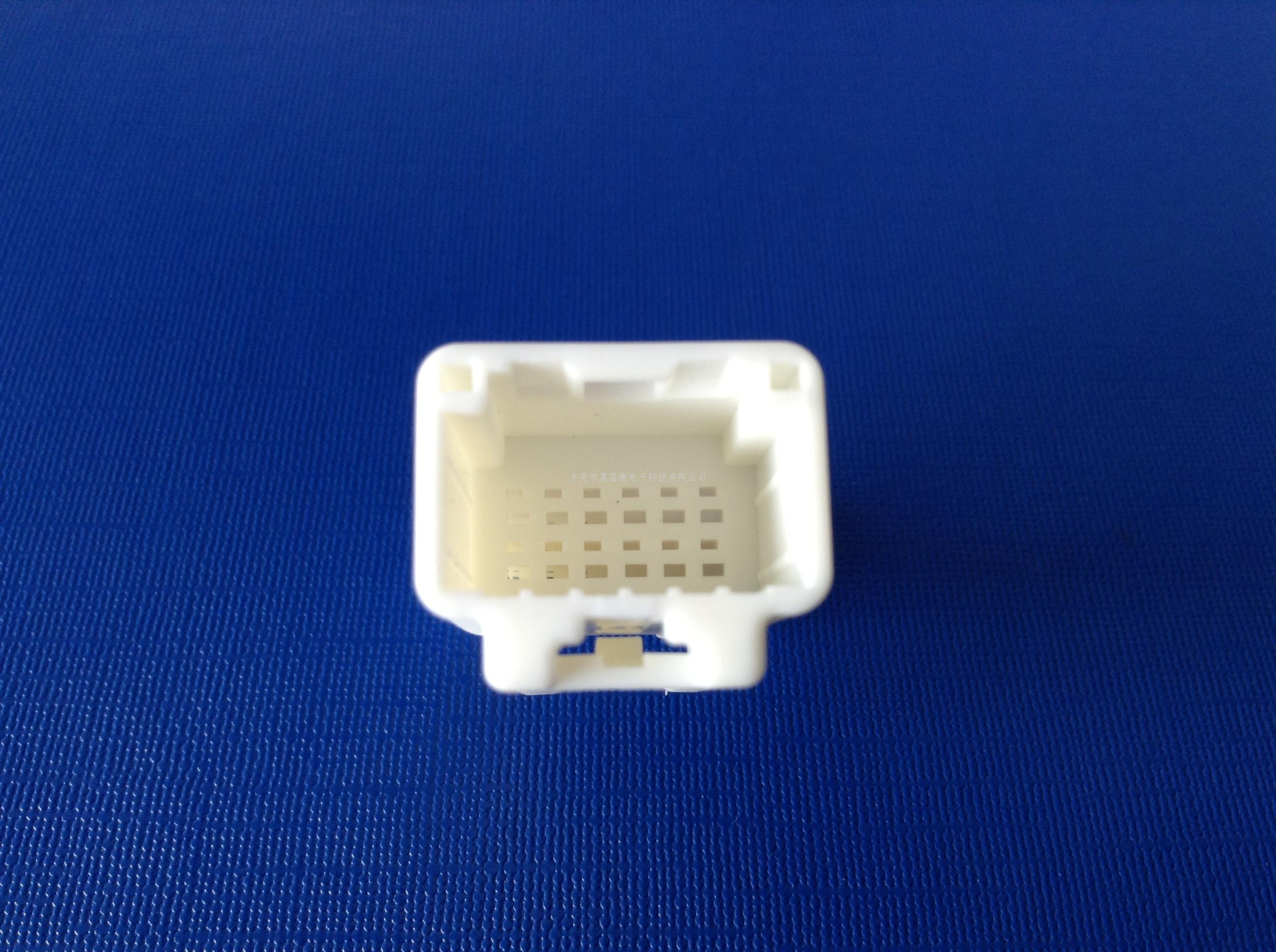 天籁12P母胶壳：22-1402...