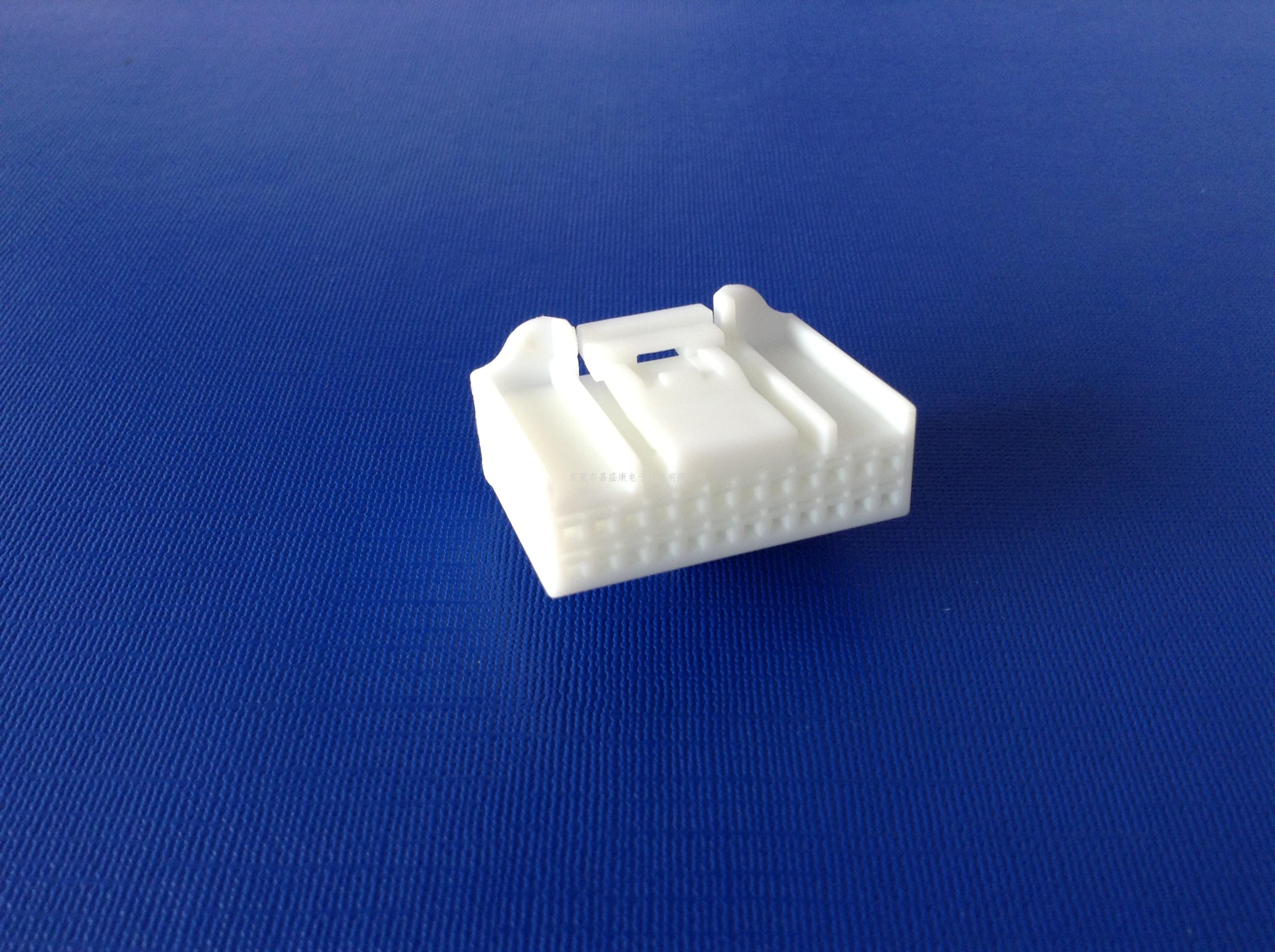 天籁24P公胶壳：22-1401...