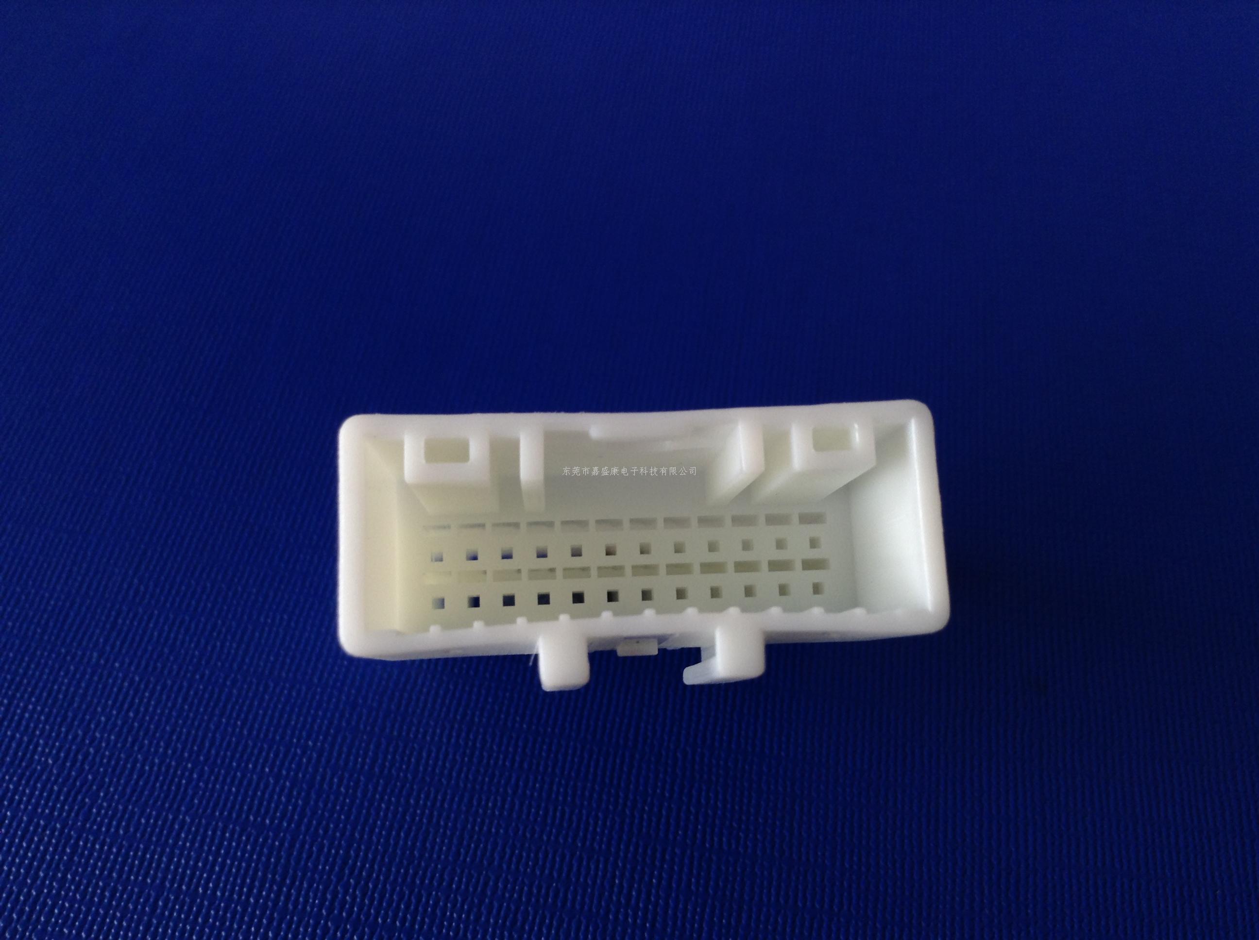 天籁24P母胶壳：22-1402...