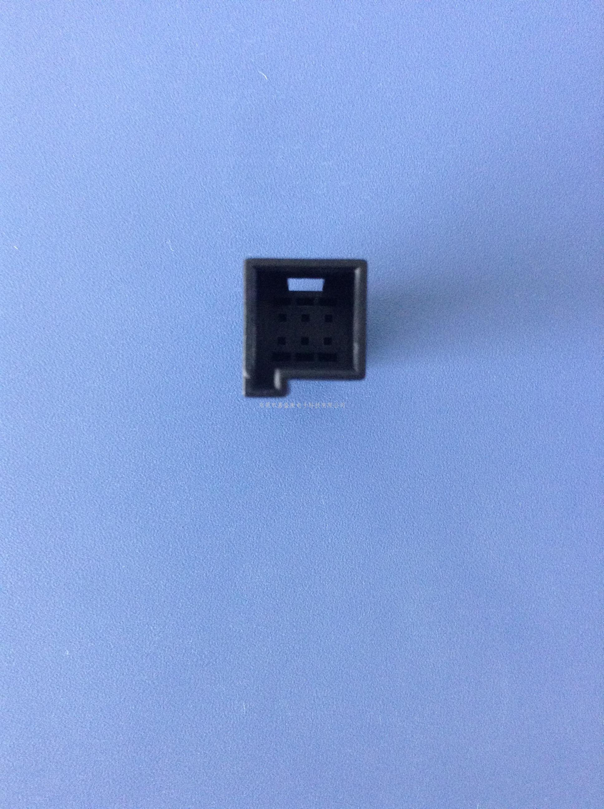 土耳其威朗应急灯6P母胶壳：22...