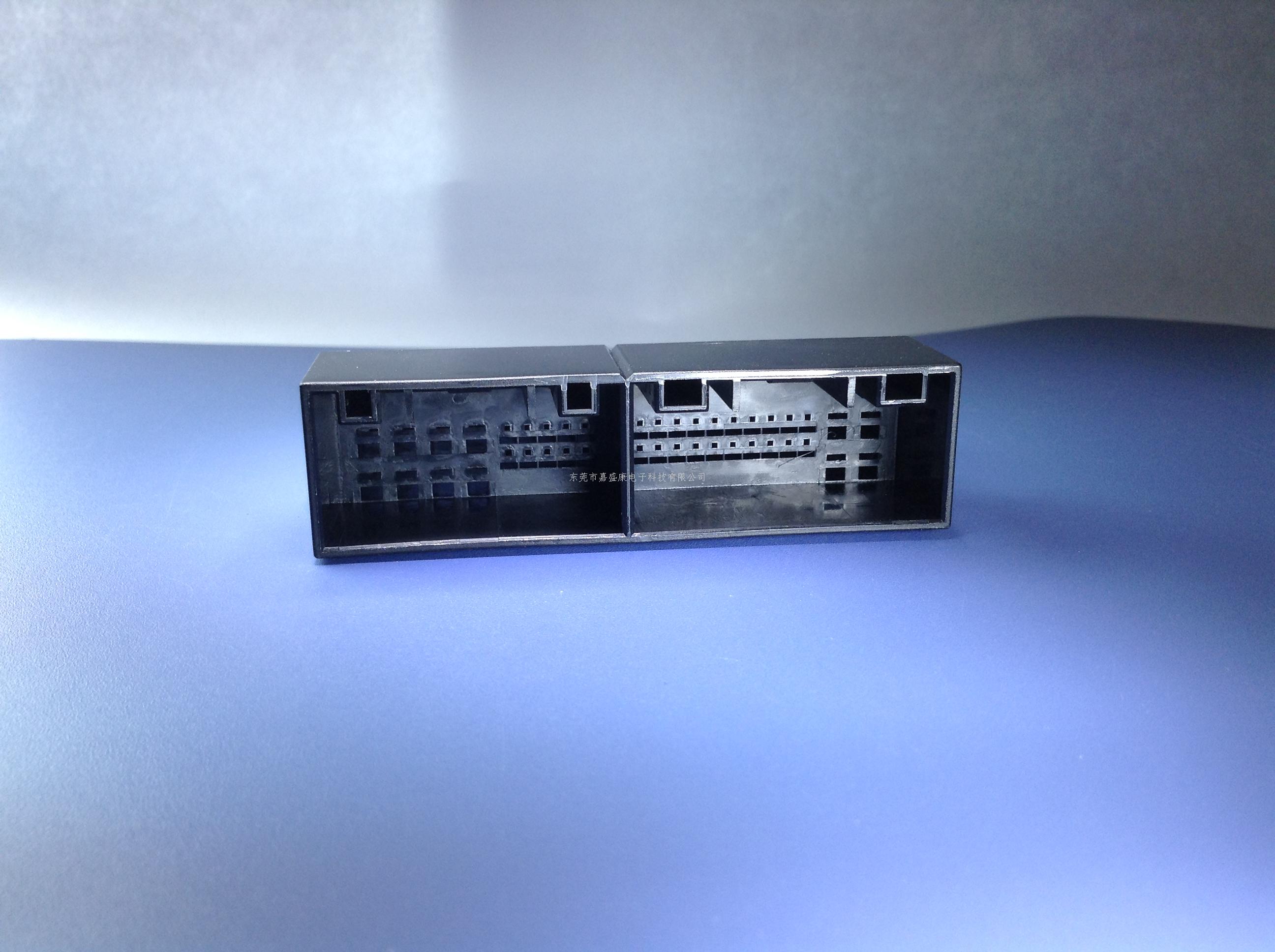 现代42P母胶壳:22-1402...