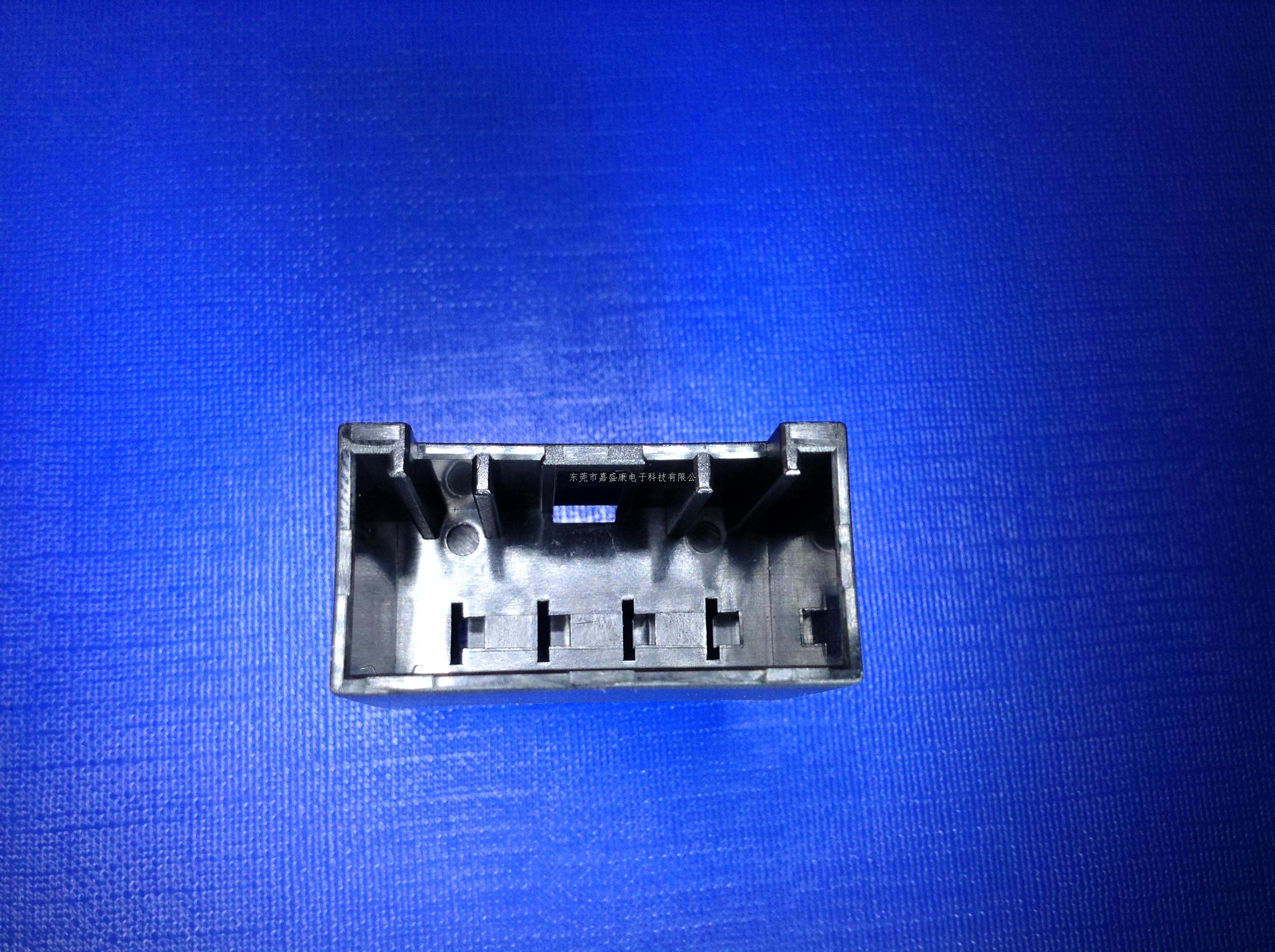 现代电源4P母胶壳:22-140...