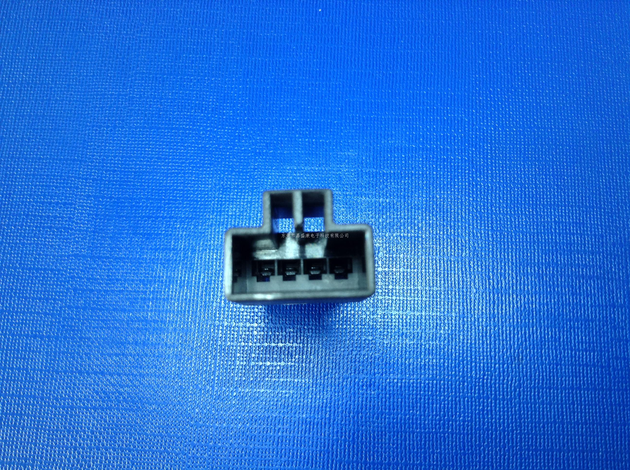 现代尾箱4P母胶壳:22-140...