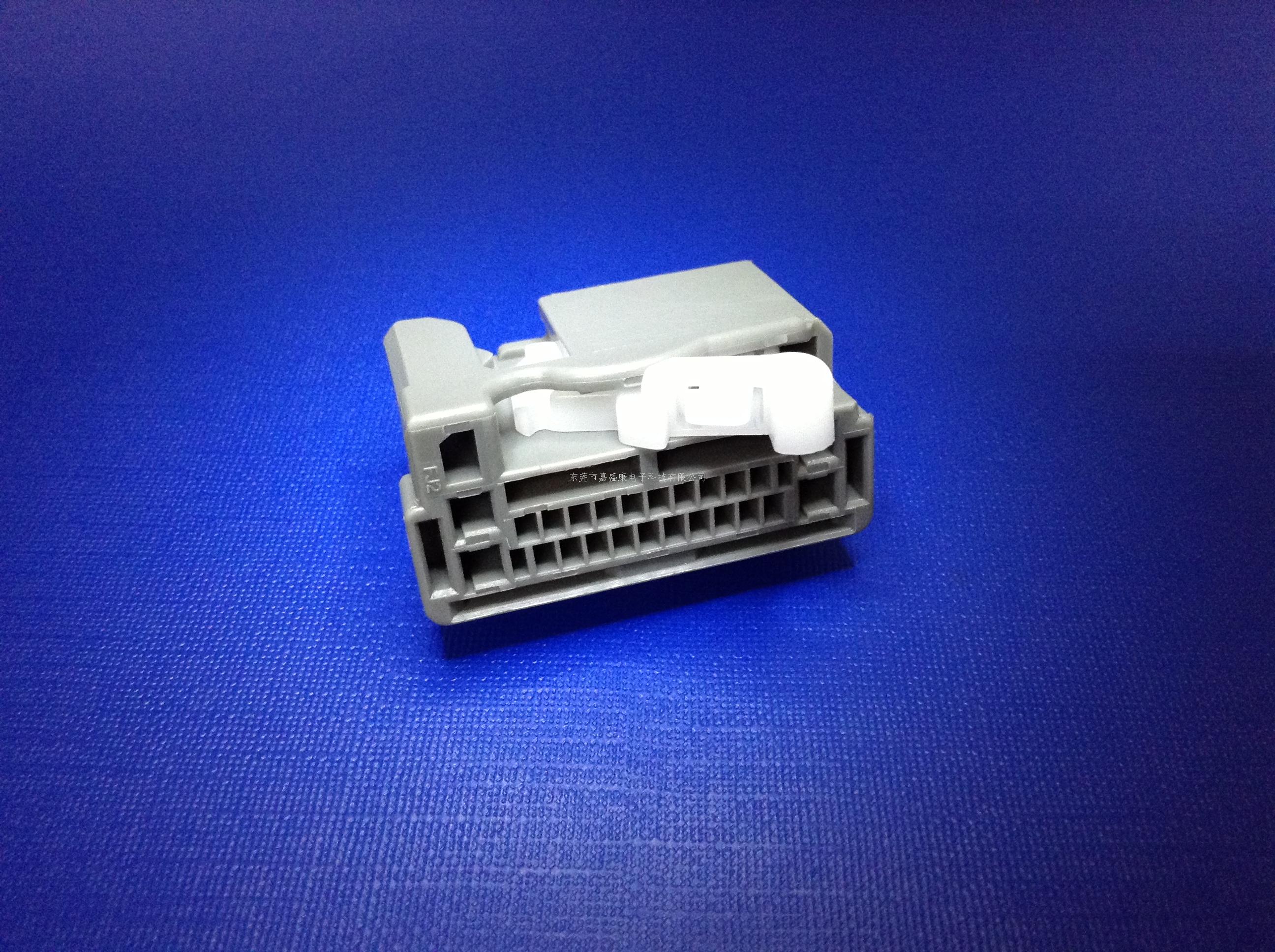 雅阁24P公胶壳（带大孔）:22...