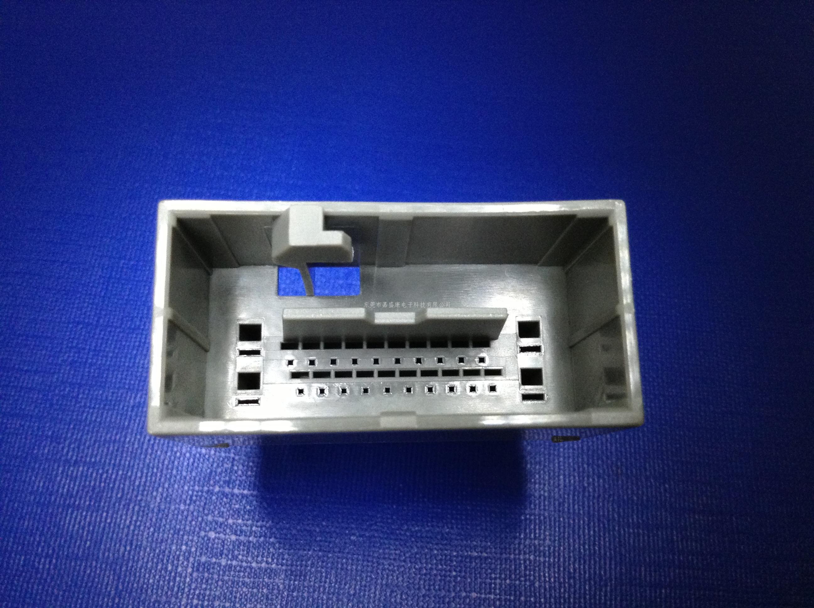 雅阁24P母胶壳（带大孔）:22...