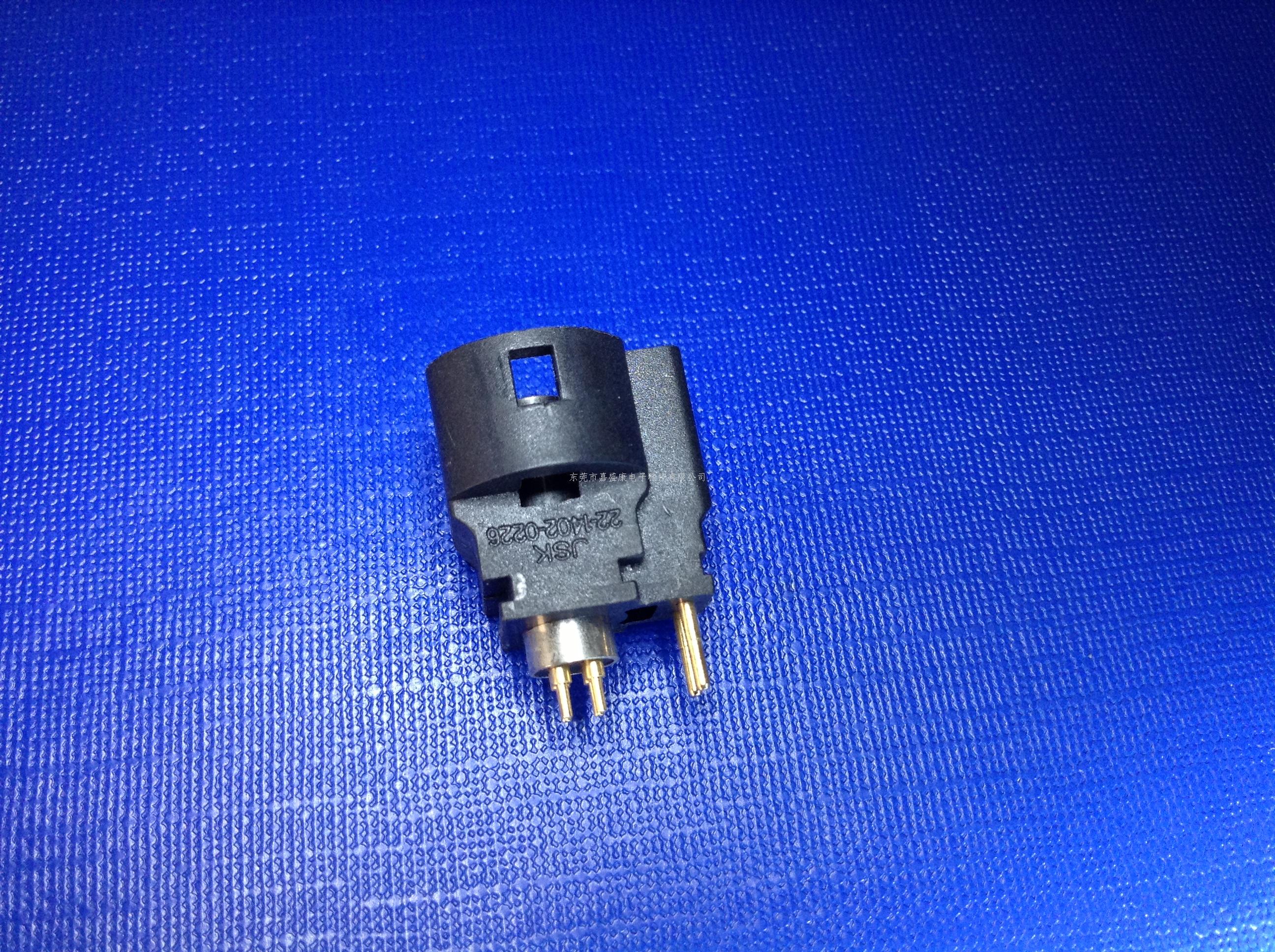 宝马4+2P母头（焊线式）