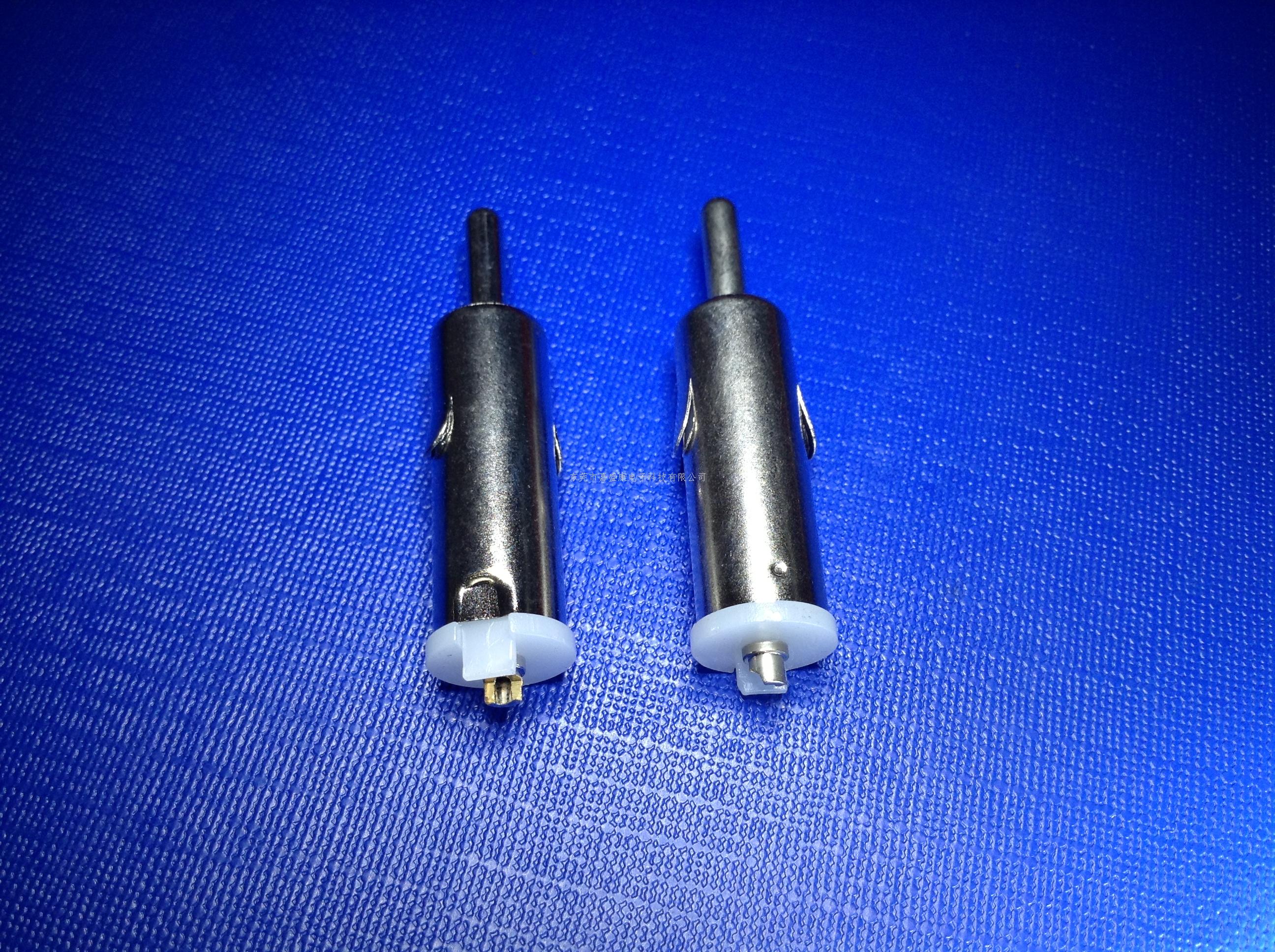 天线插两个翅膀.