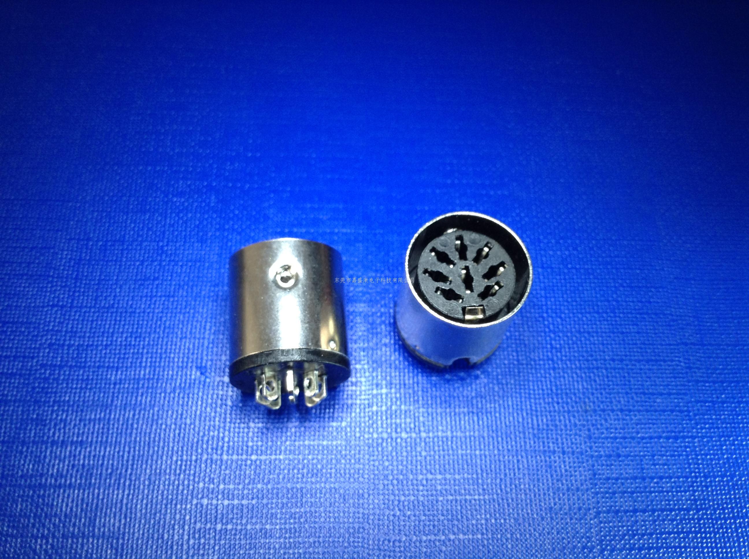 大D8P母头（打圆点）